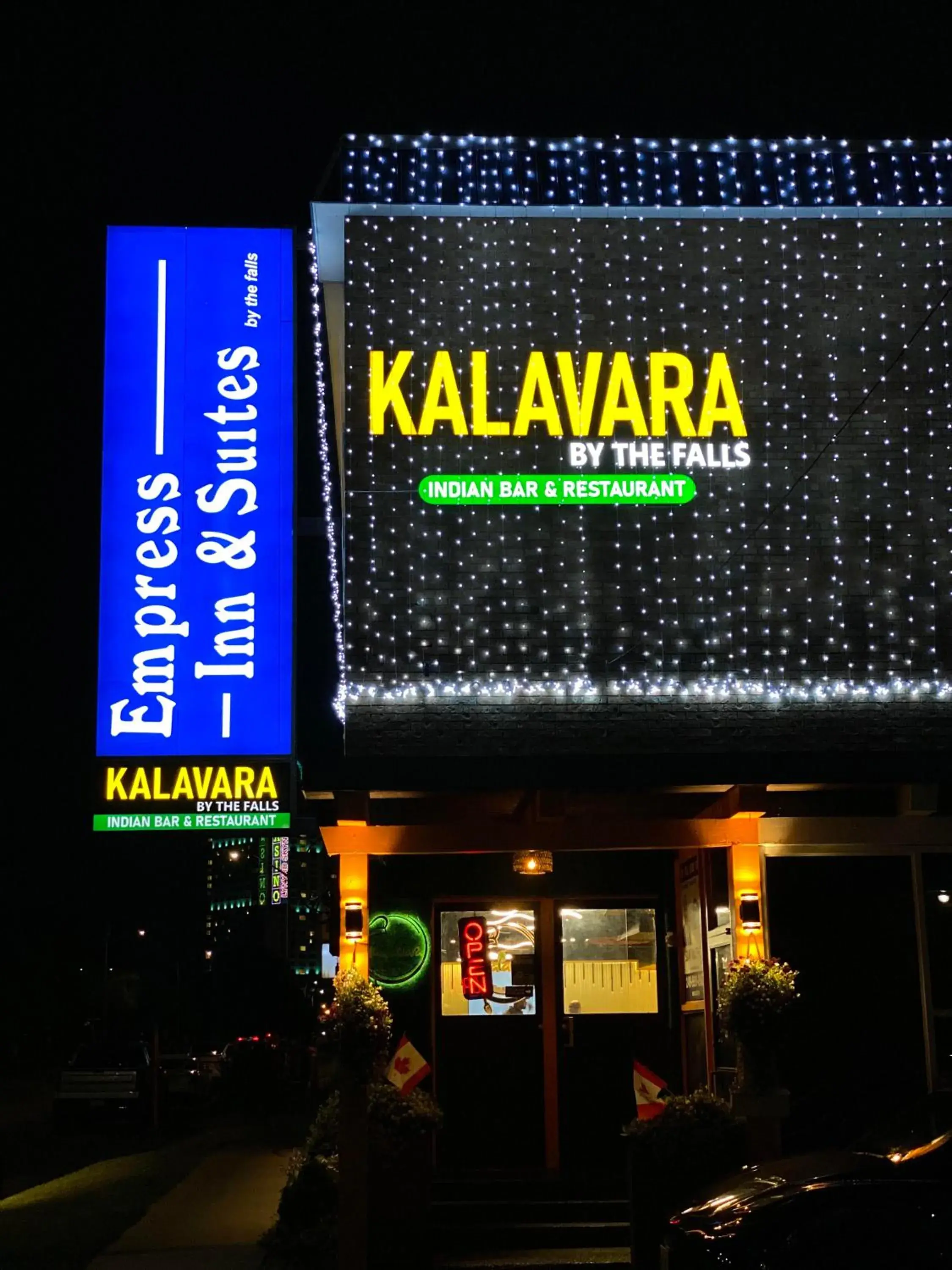 Property building in Empress Inn and Suites by the Falls Property building in Empress Inn and Suites by the Falls