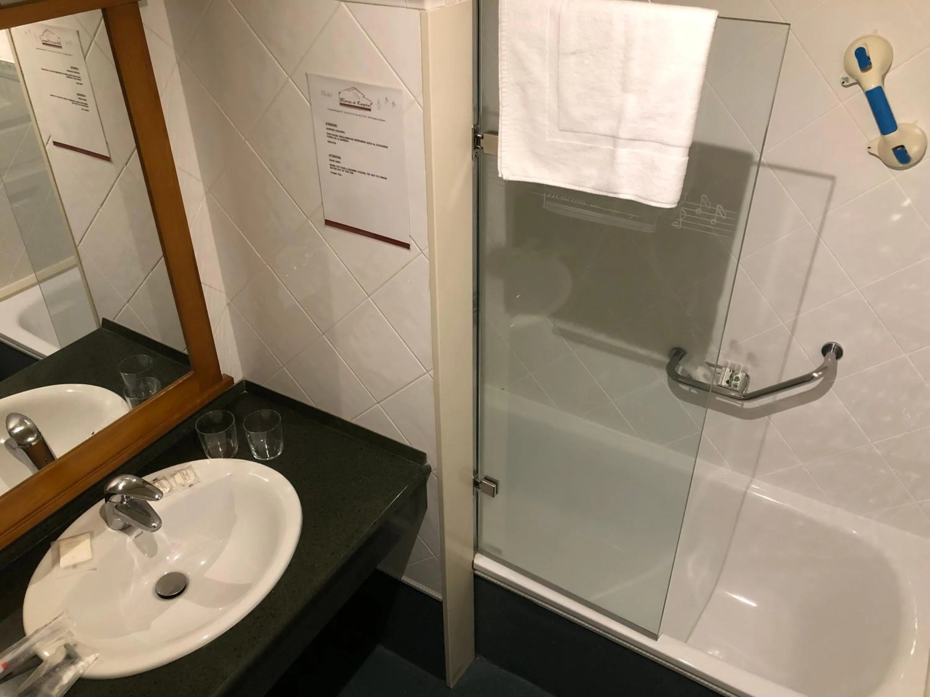 Shower in Marina de Campios