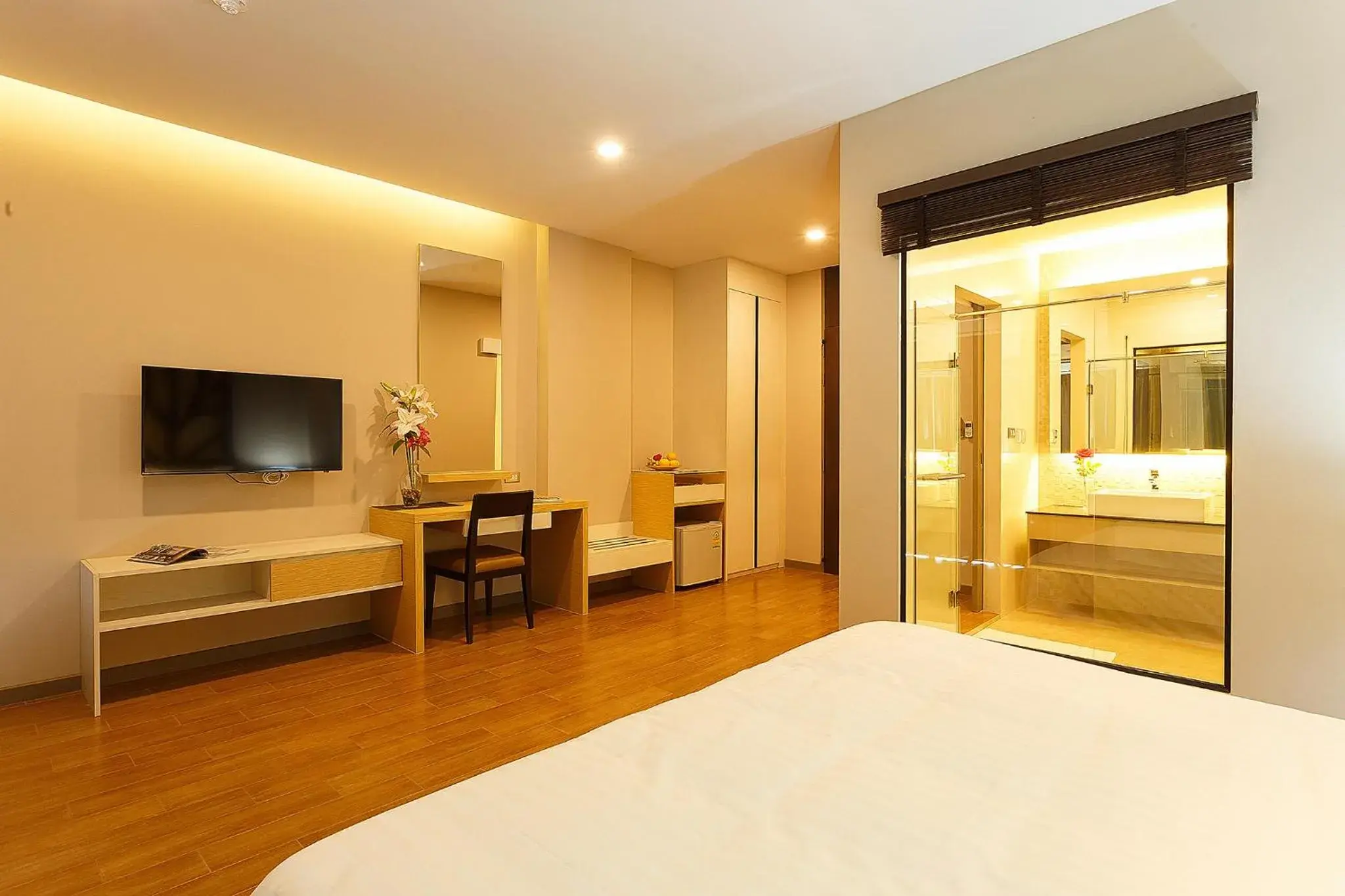 TV and multimedia, Bed in Green Point Residence Hotel TV and multimedia, Bed in Green Point Residence Hotel