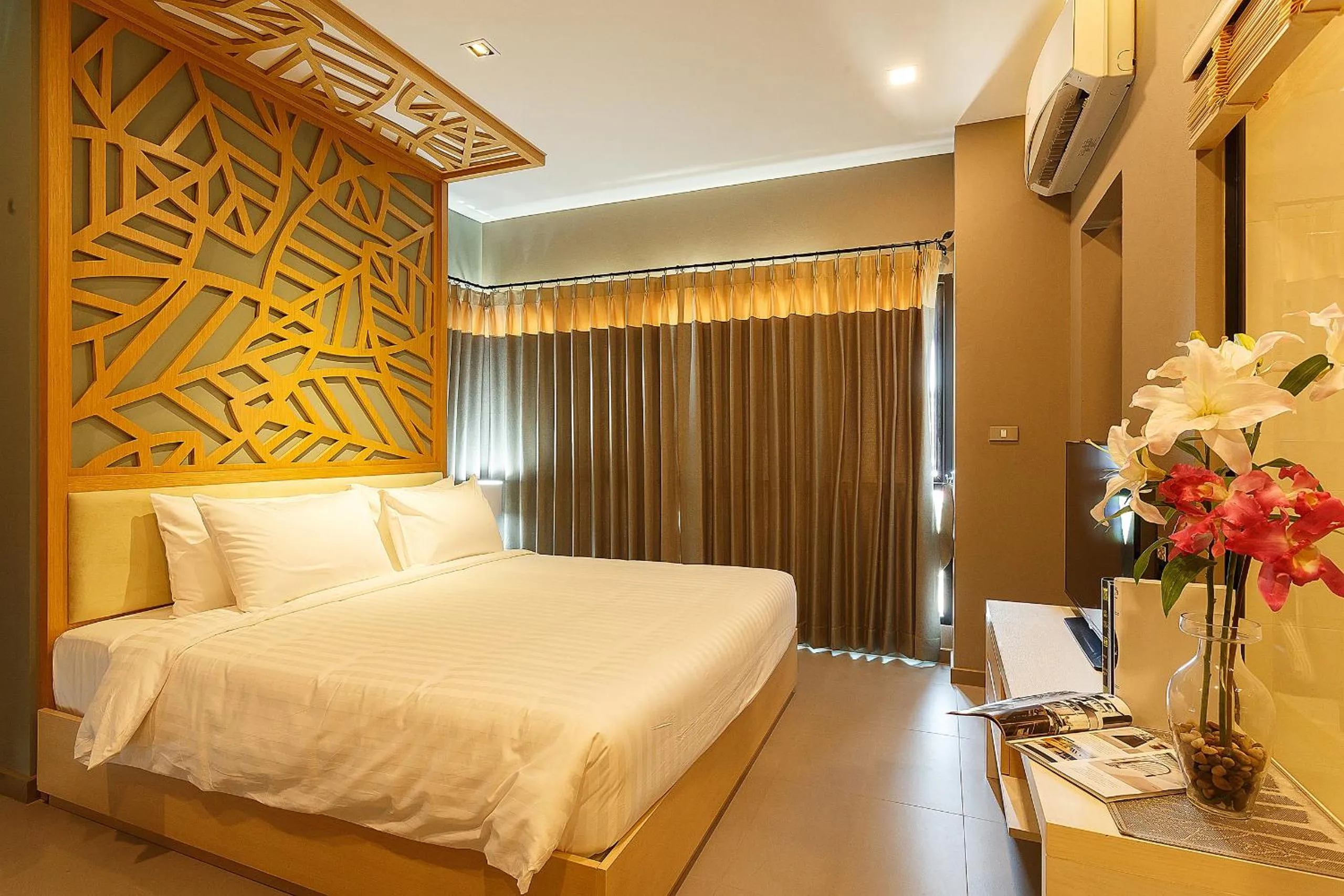 Bed in Green Point Residence Hotel