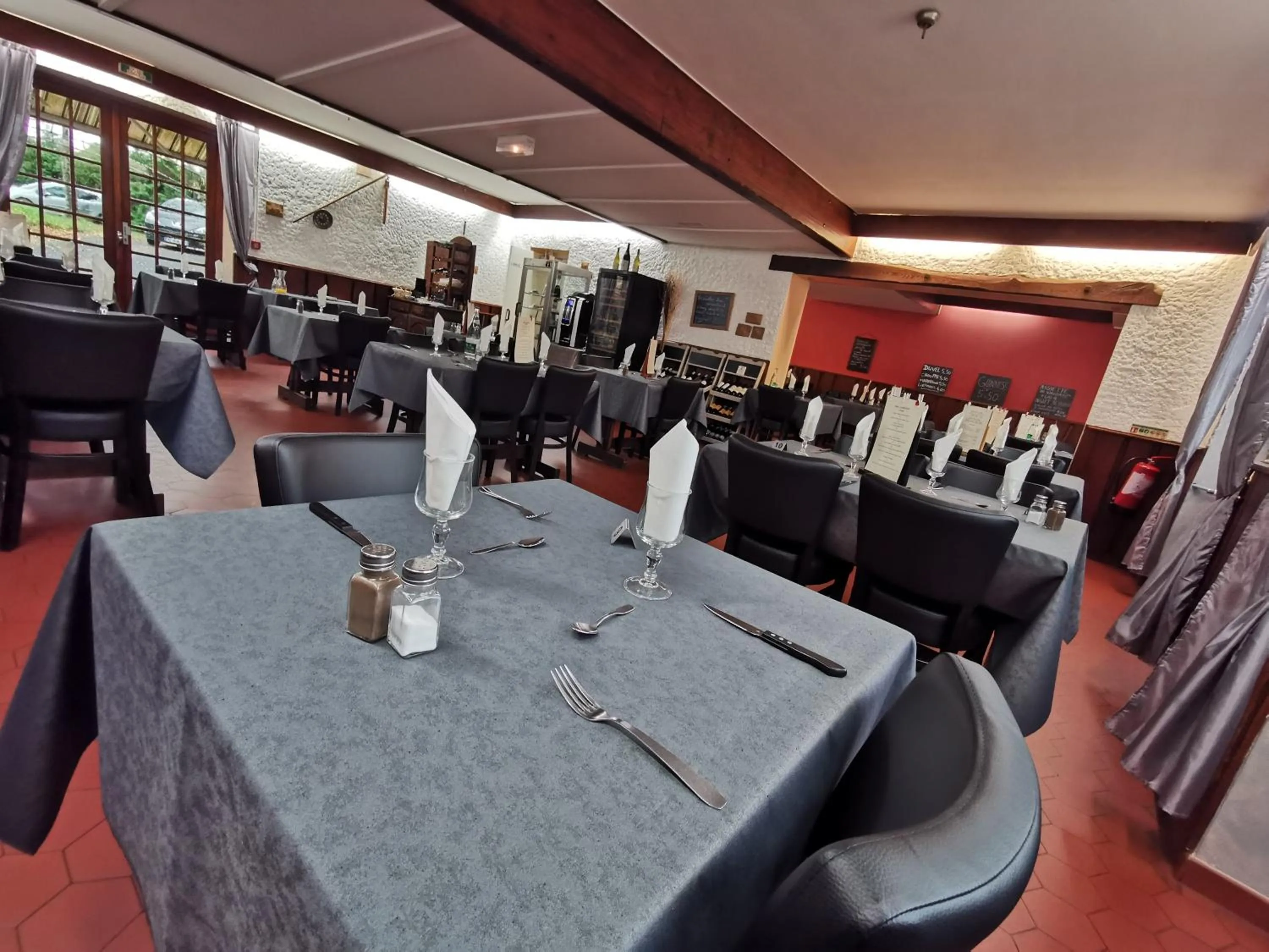 Restaurant/places to eat in La Vieille Ferme