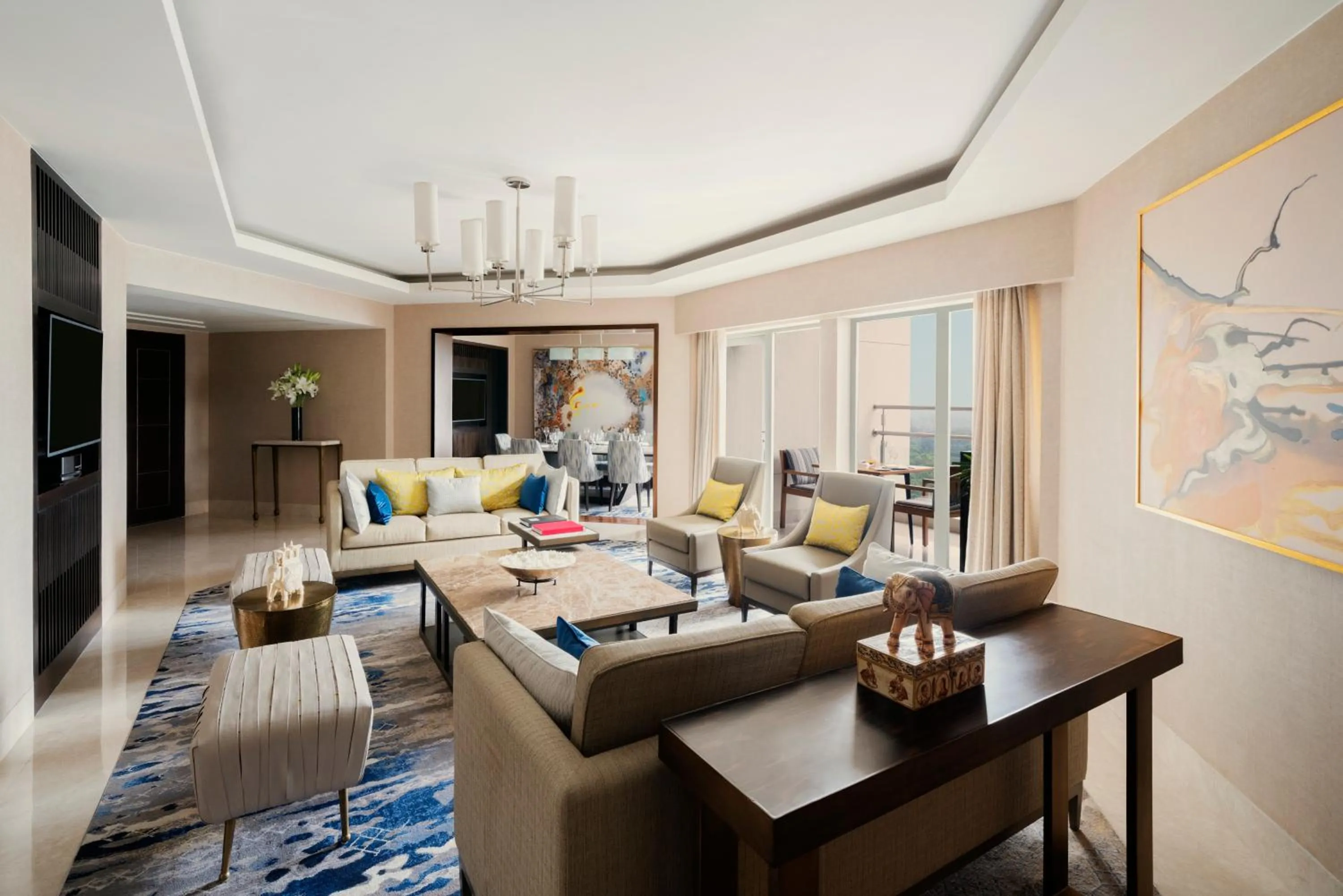 Living room in Shangri-La Eros New Delhi