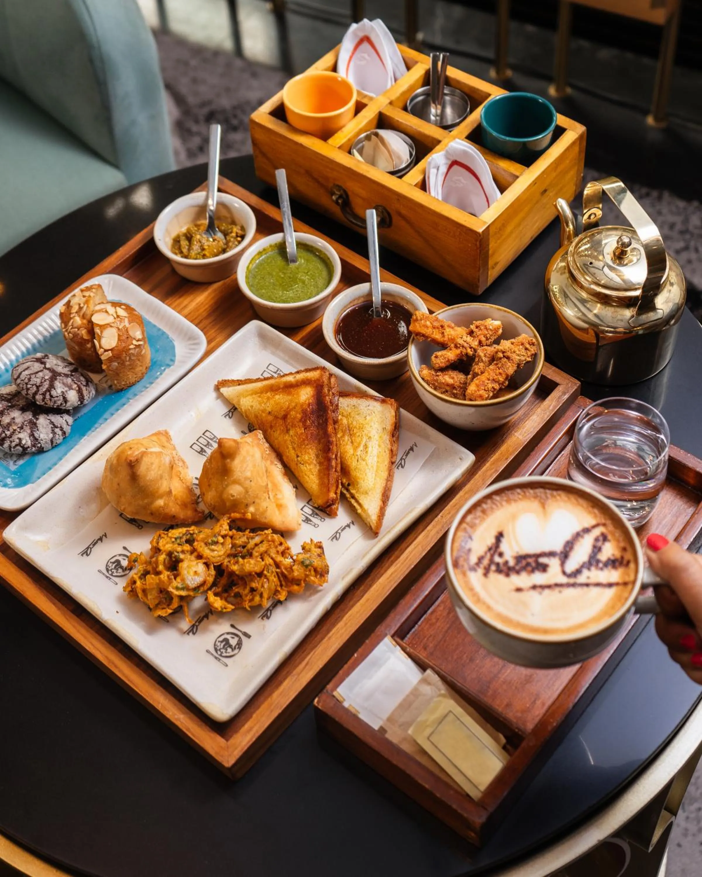 Restaurant/places to eat in Shangri-La Eros New Delhi