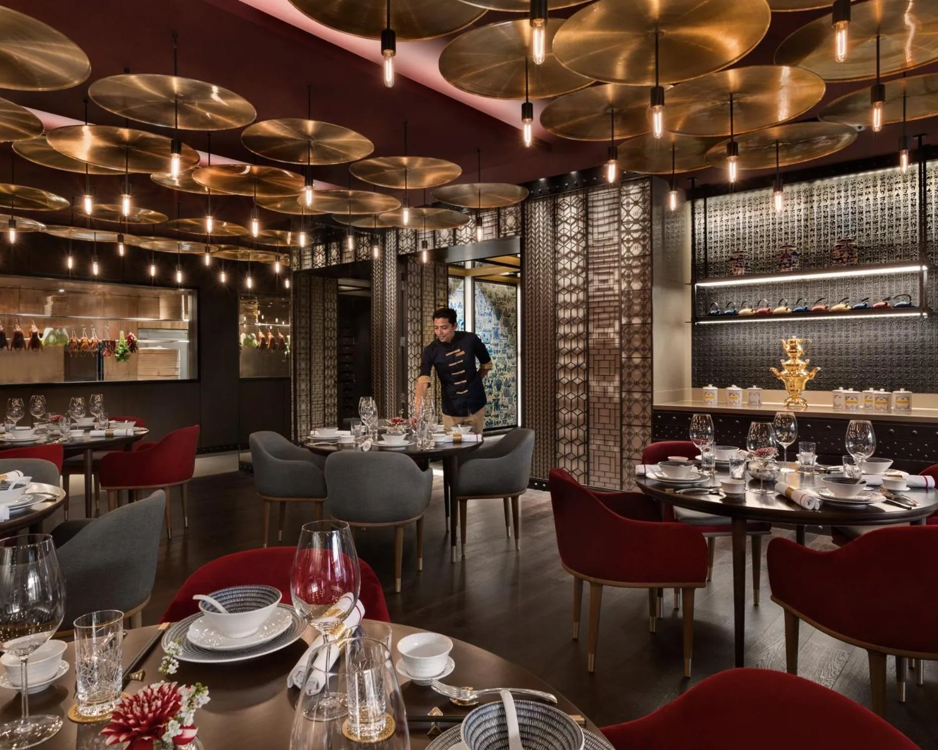 Restaurant/places to eat in Shangri-La Eros New Delhi