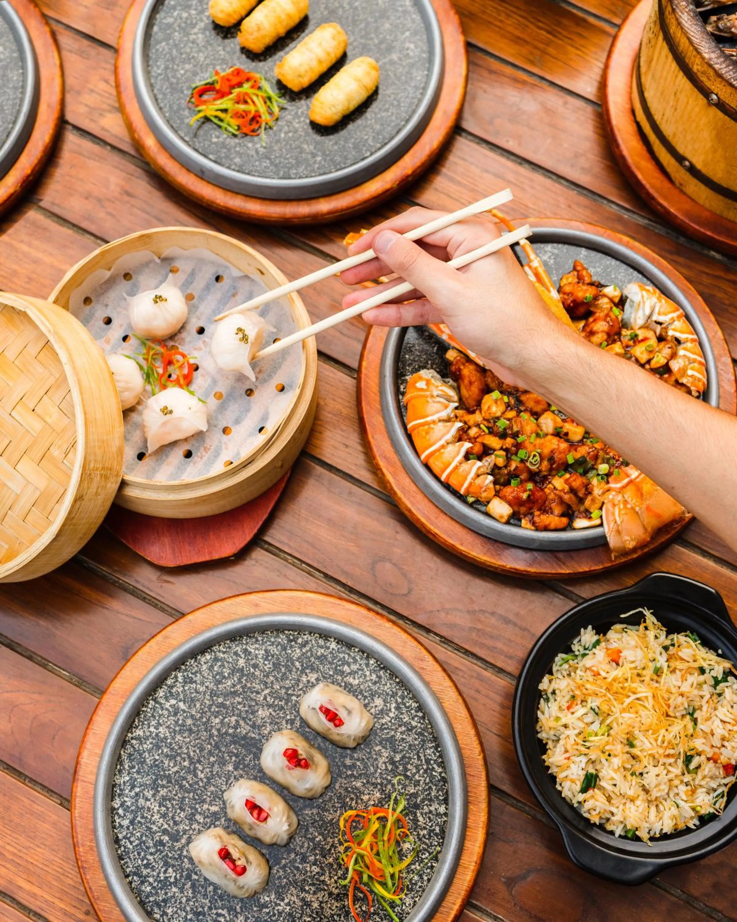 Restaurant/places to eat in Shangri-La Eros New Delhi