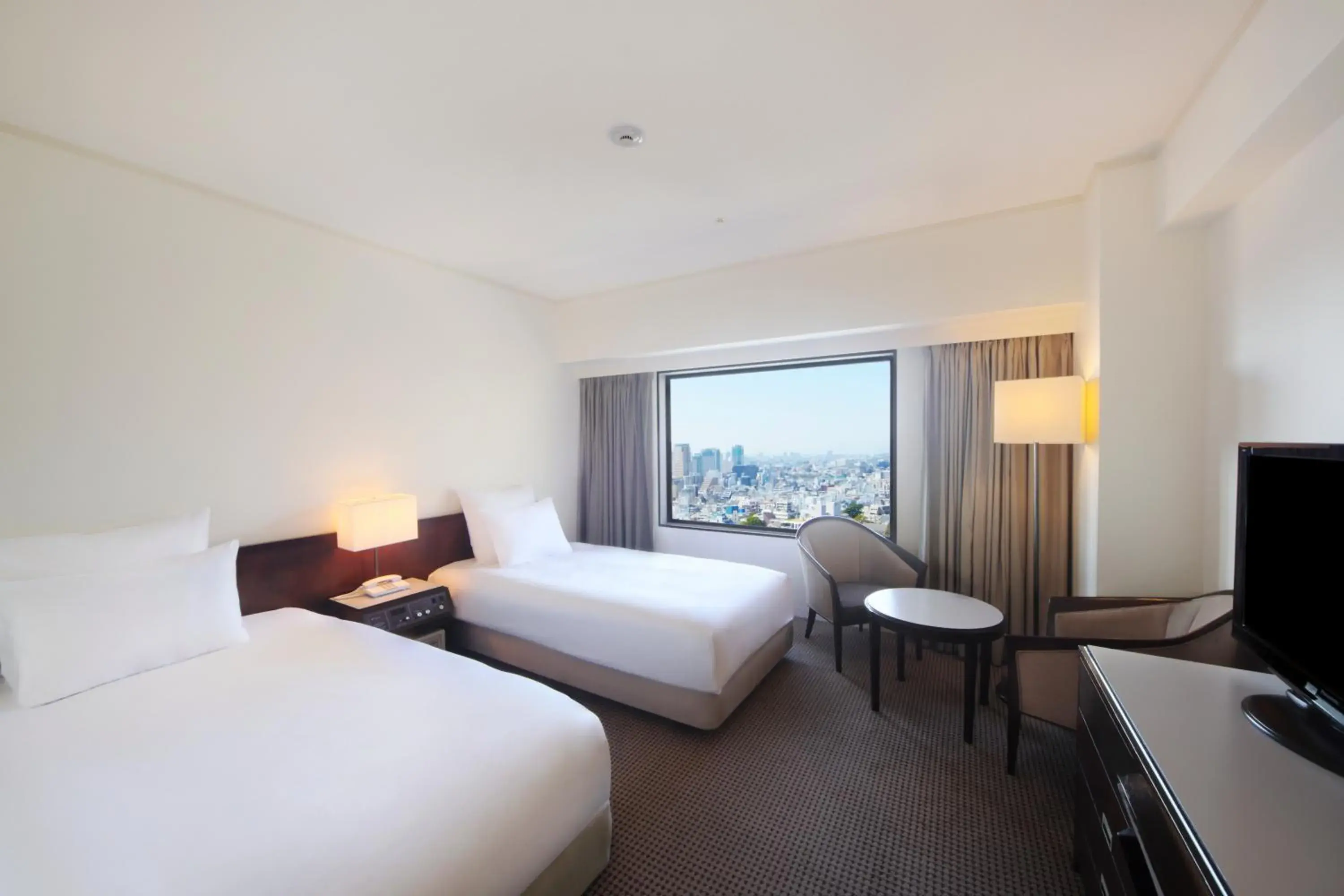 Bed in ANA Crowne Plaza Kobe by IHG Bed in ANA Crowne Plaza Kobe by IHG