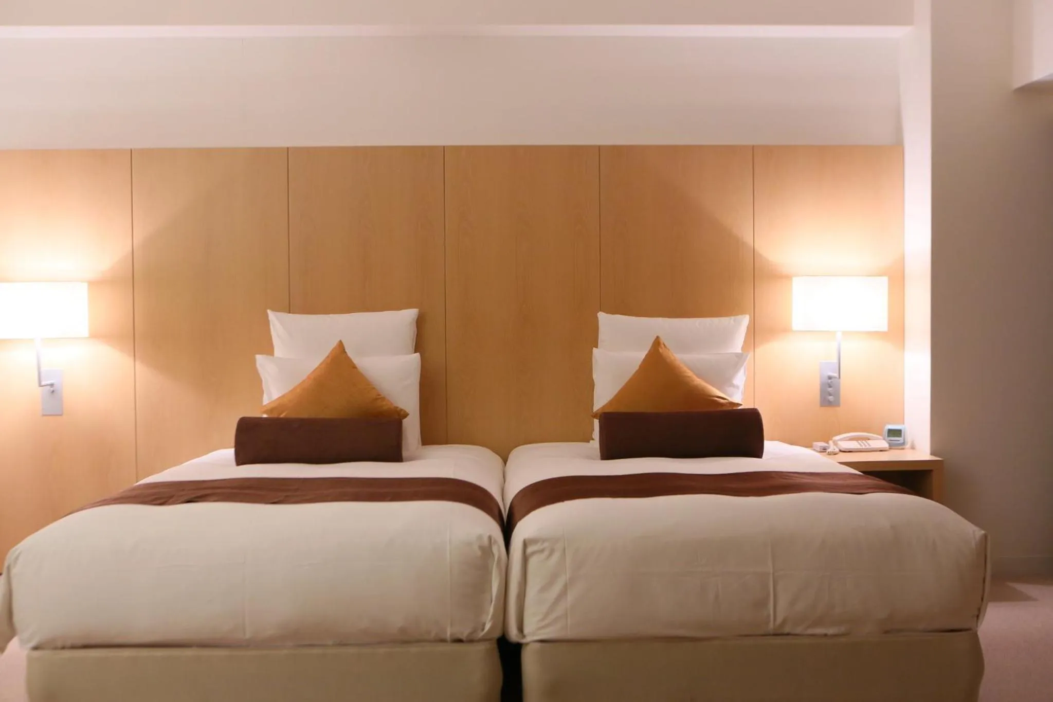 Photo of the whole room, Bed in ANA Crowne Plaza Kobe by IHG