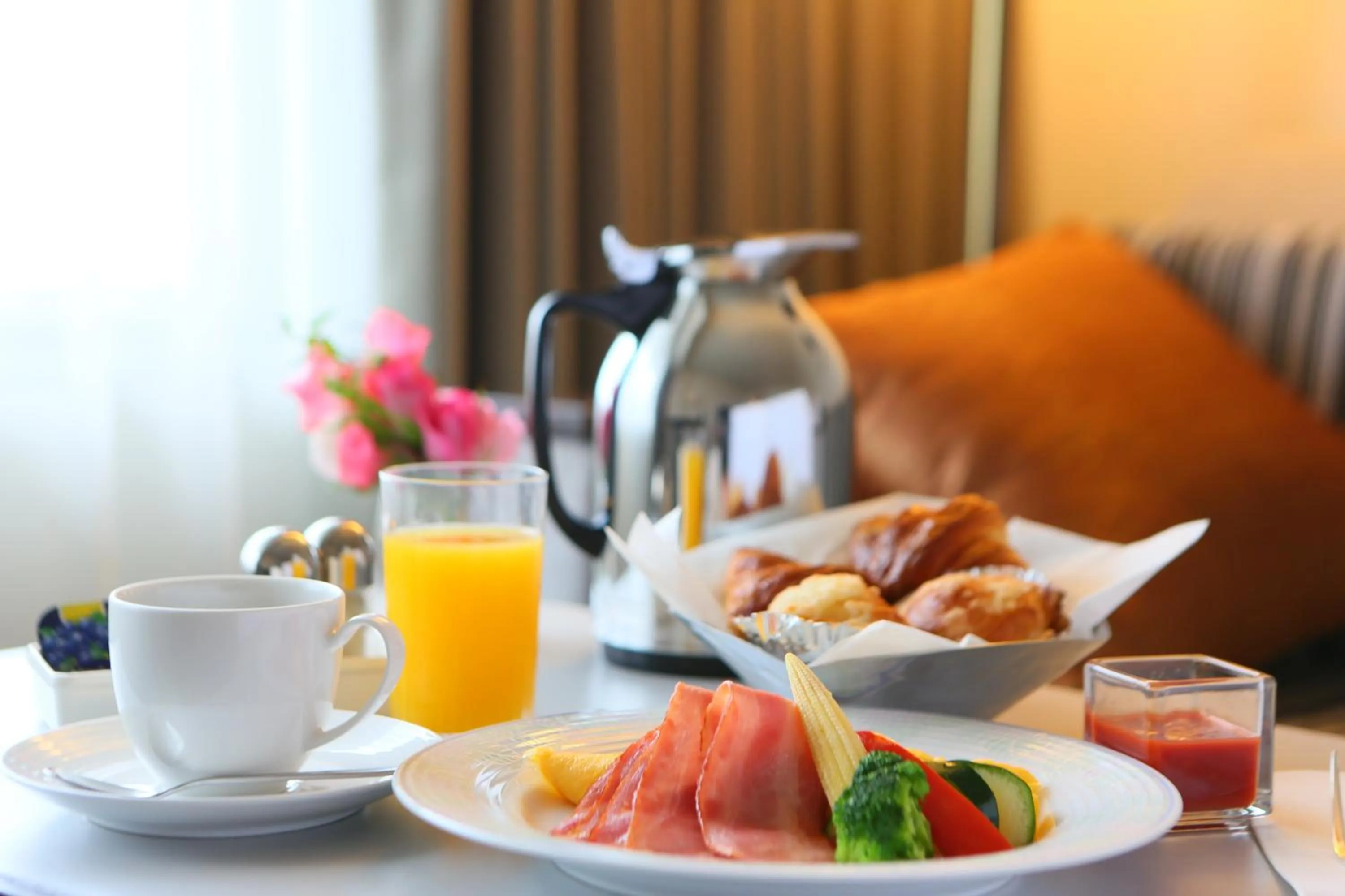 Restaurant/places to eat in ANA Crowne Plaza Kobe by IHG