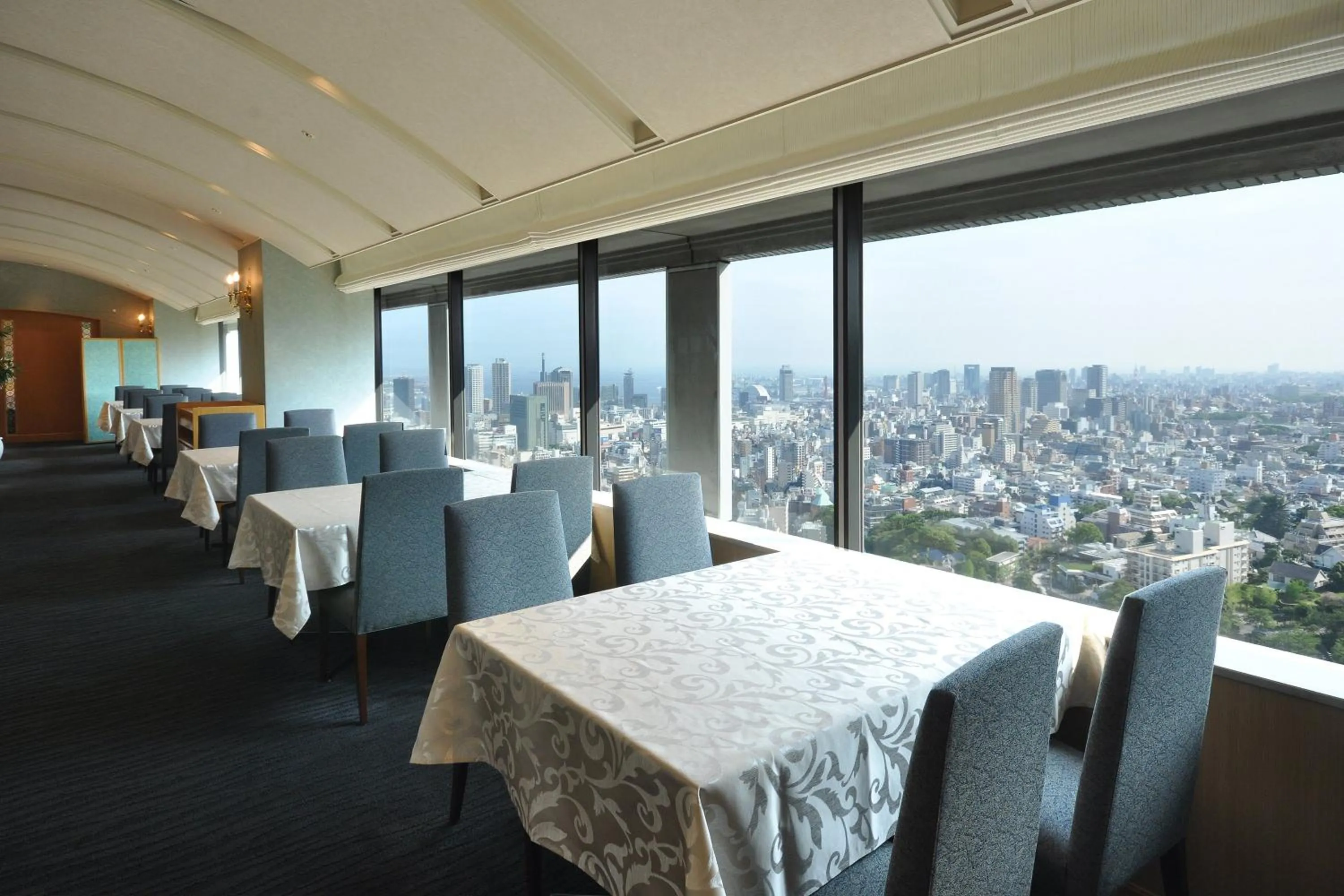 Restaurant/places to eat in ANA Crowne Plaza Kobe by IHG