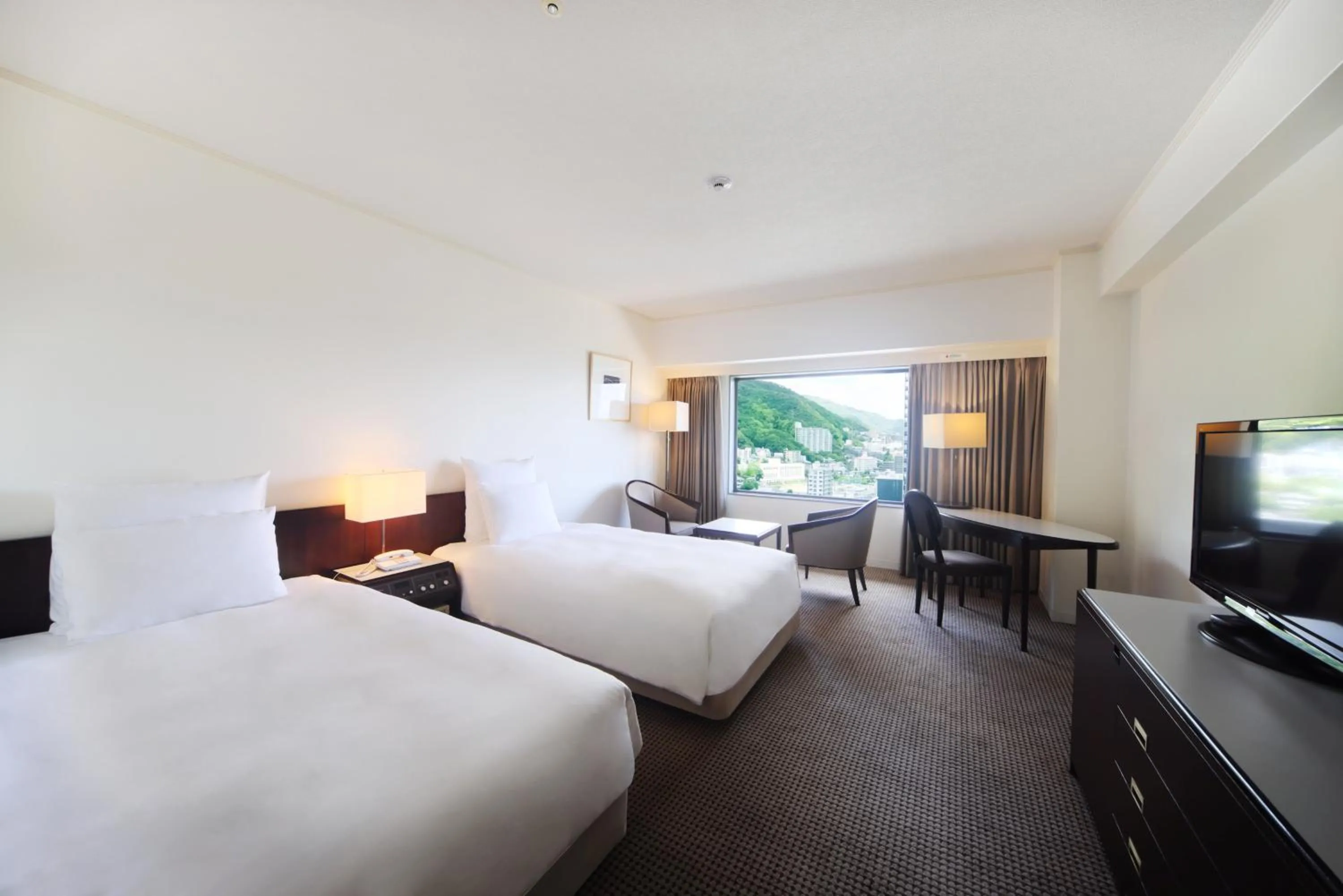 Photo of the whole room, Bed in ANA Crowne Plaza Kobe by IHG