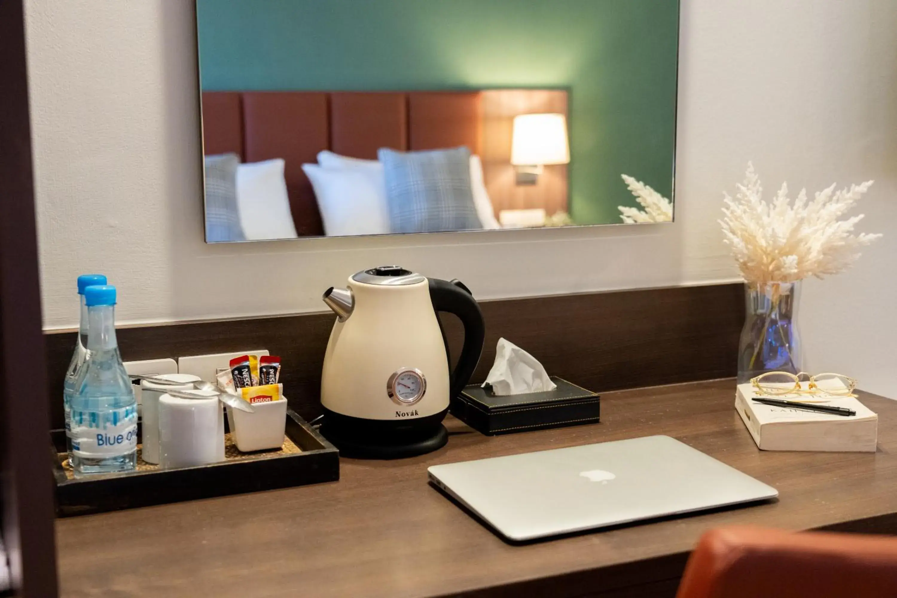 Coffee/tea facilities, Bed in The Legacy Hotel Nana Sukhumvit, Aspira Collection Coffee/tea facilities, Bed in The Legacy Hotel Nana Sukhumvit, Aspira Collection