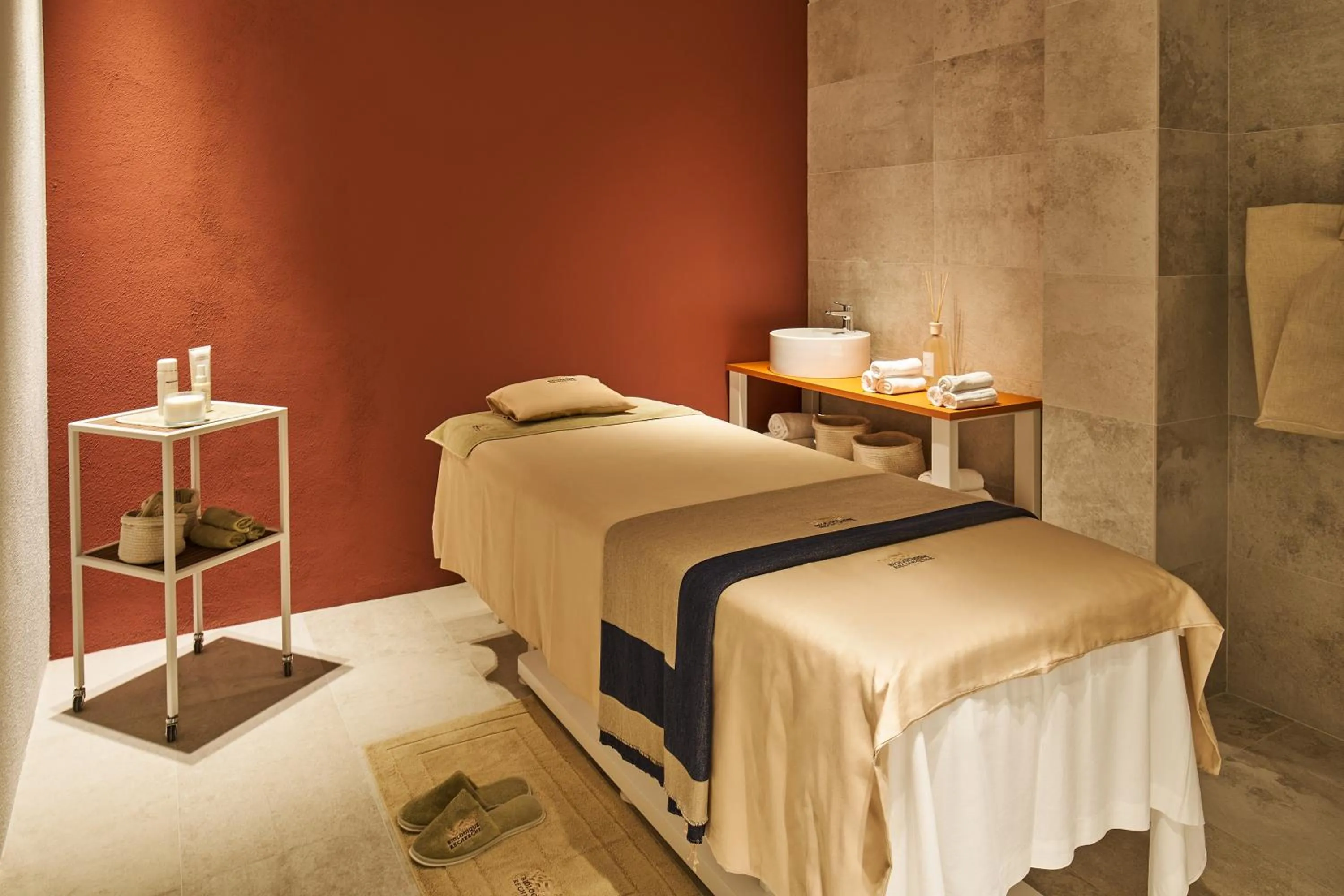 Massage, Bed in Due Lune Puntaldia Resort & Golf