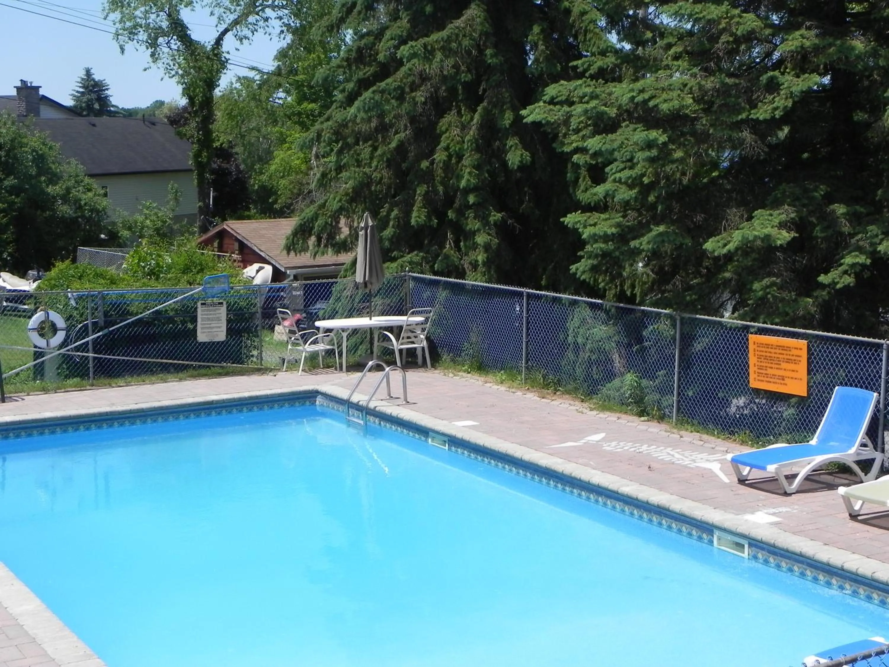 Merland Park Cottages and Motel