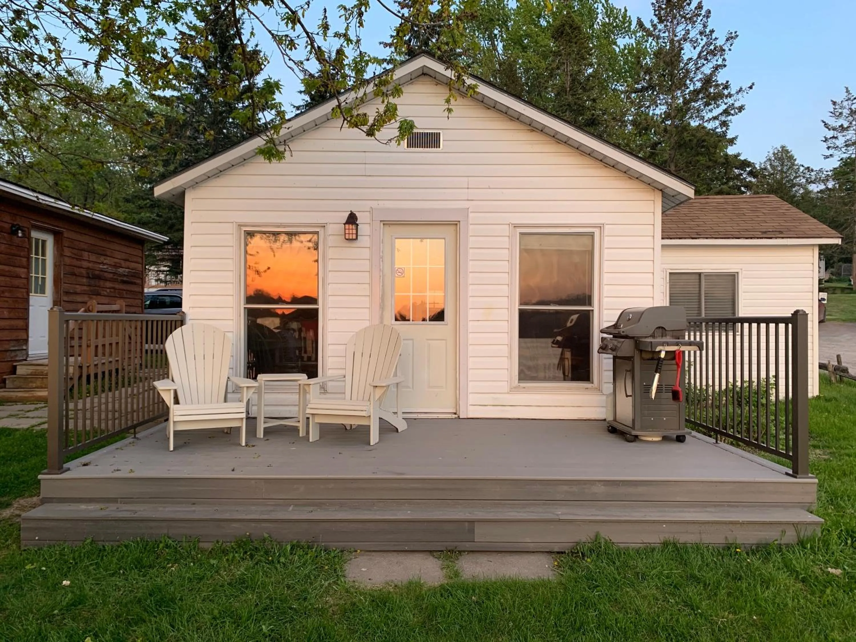 Property building in Merland Park Cottages and Motel