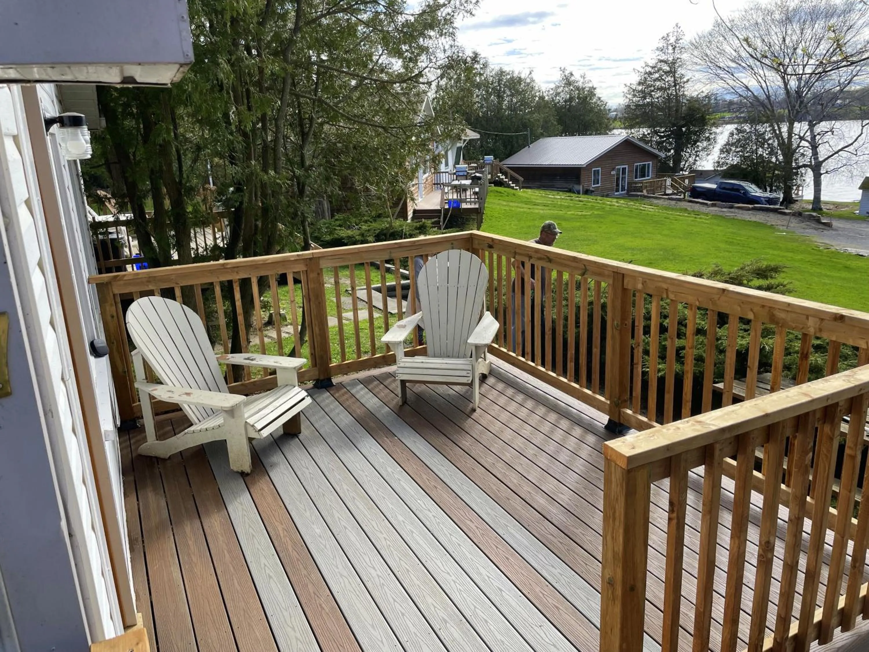 Patio in Merland Park Cottages and Motel