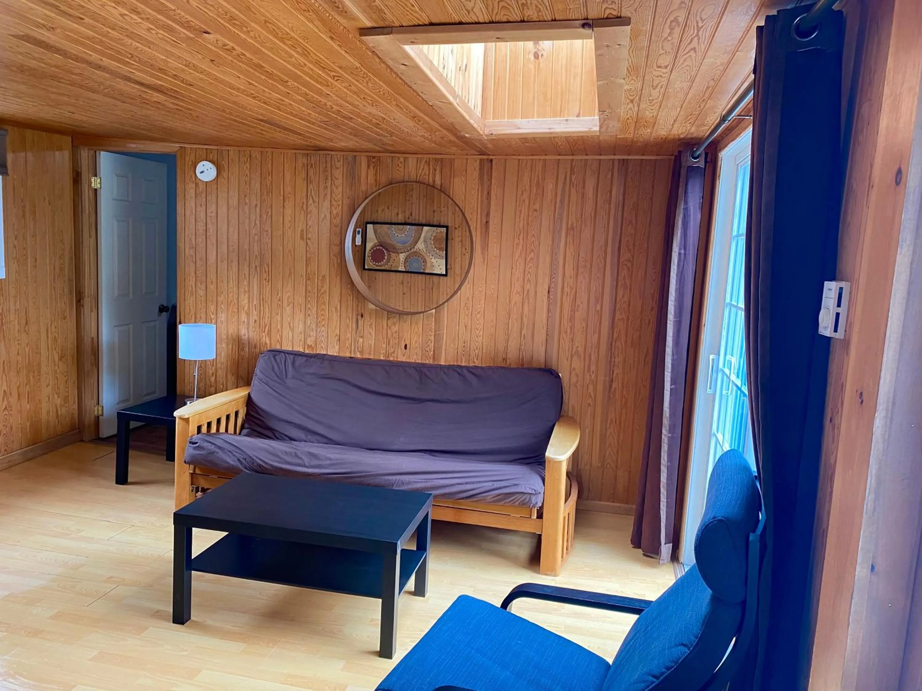 Living room in Merland Park Cottages and Motel