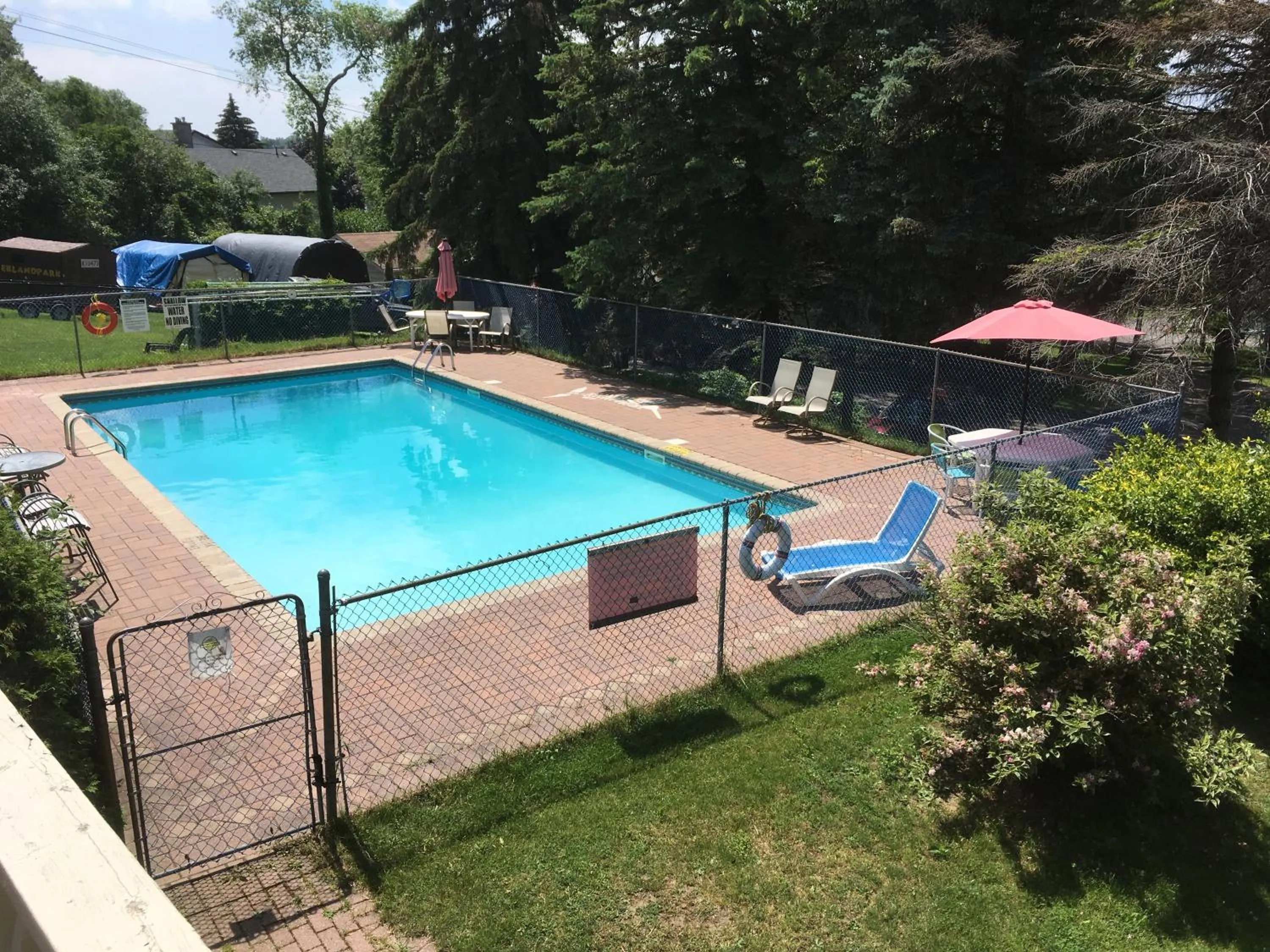 Merland Park Cottages and Motel