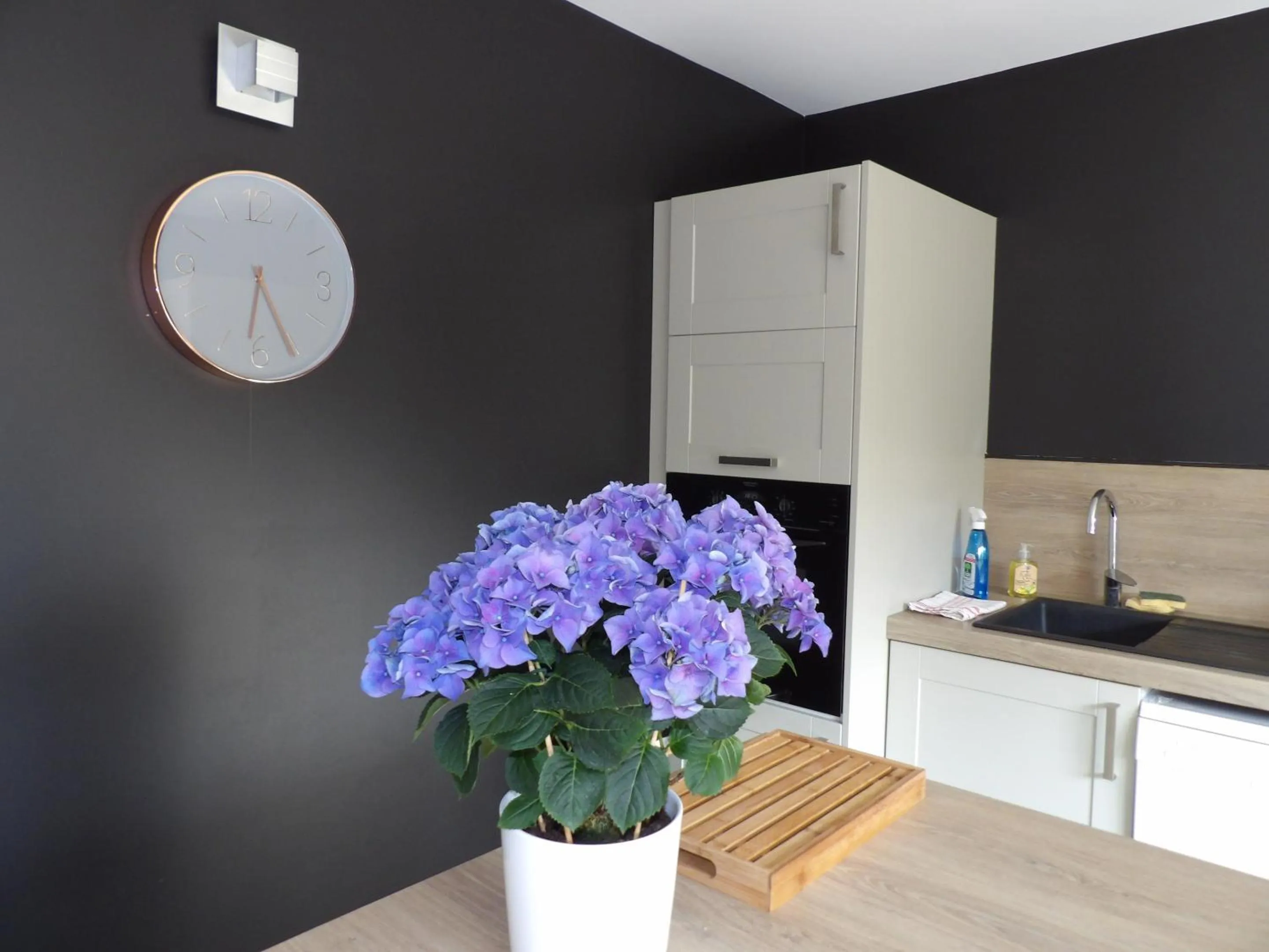 Dining area in Aux Herbes Hautes