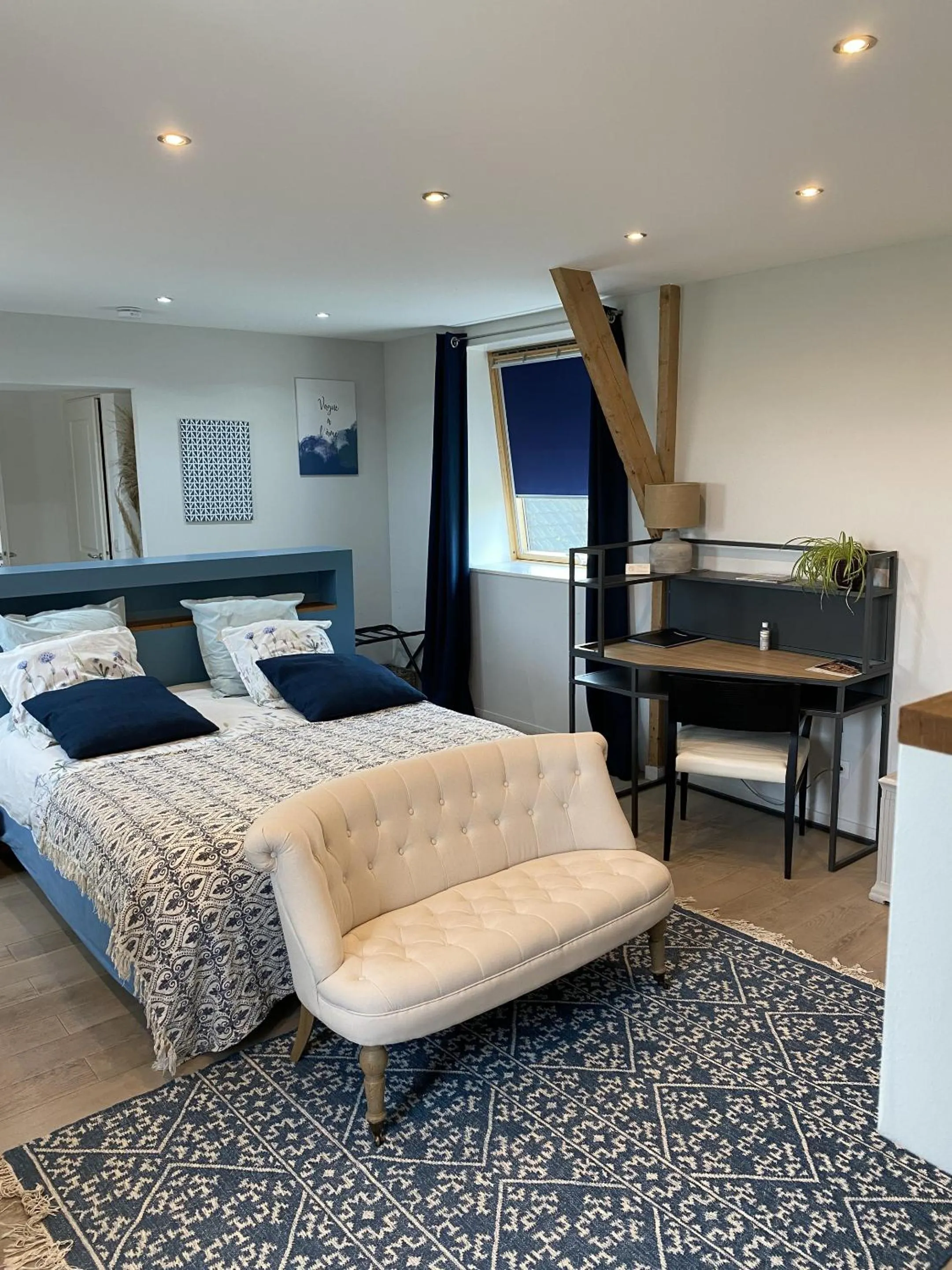 Bedroom, Bed in Aux Herbes Hautes