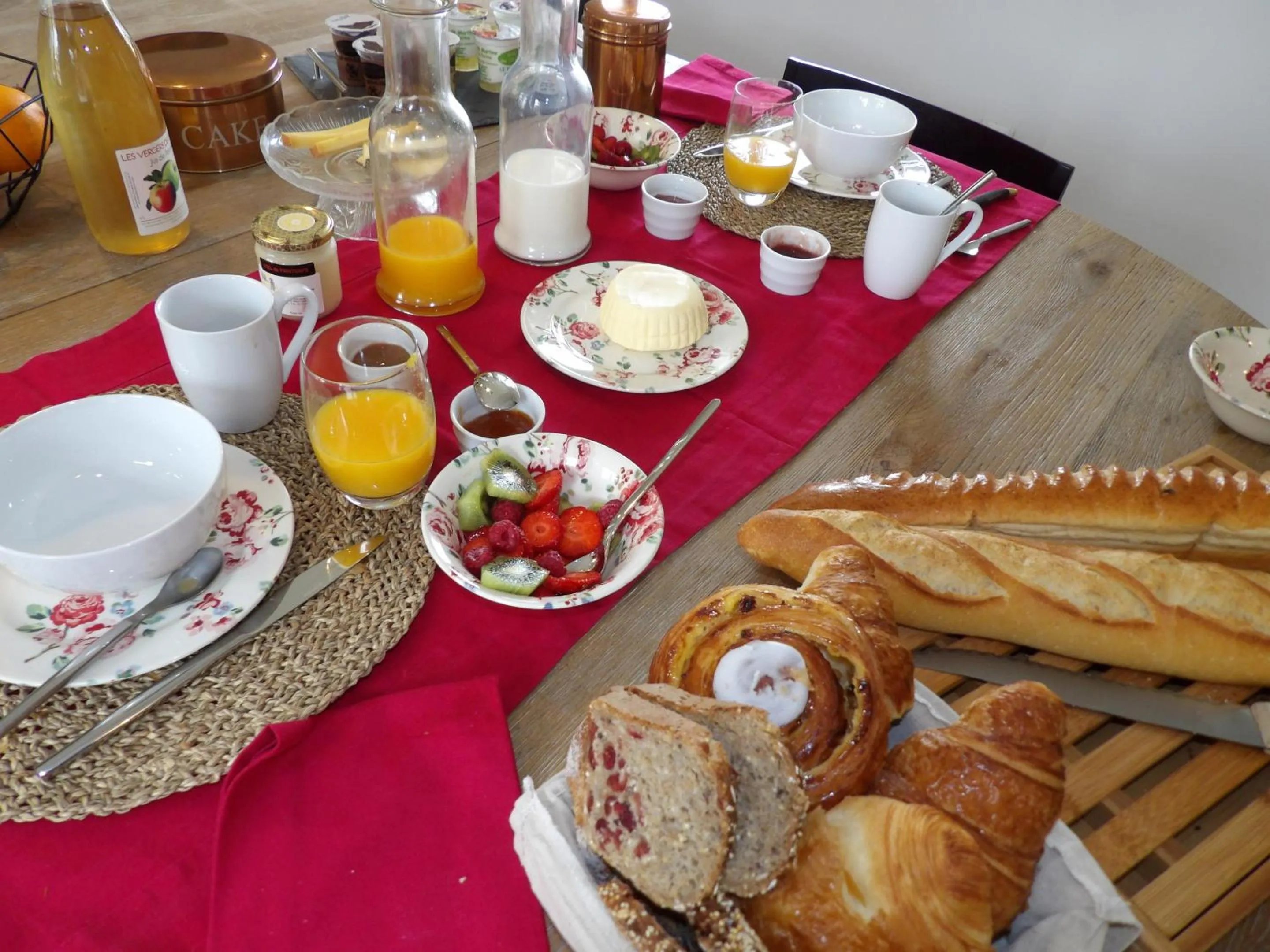 Food and drinks in Aux Herbes Hautes