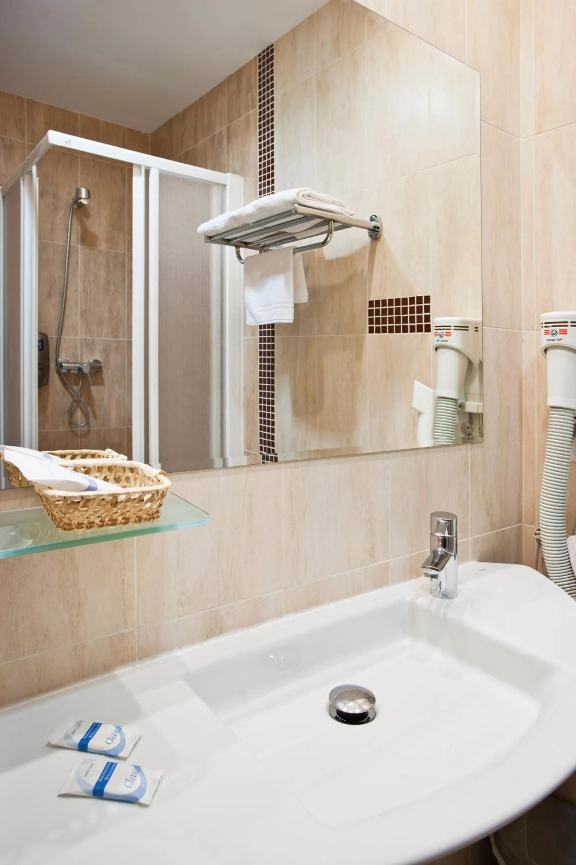 Bathroom in Hostal T4