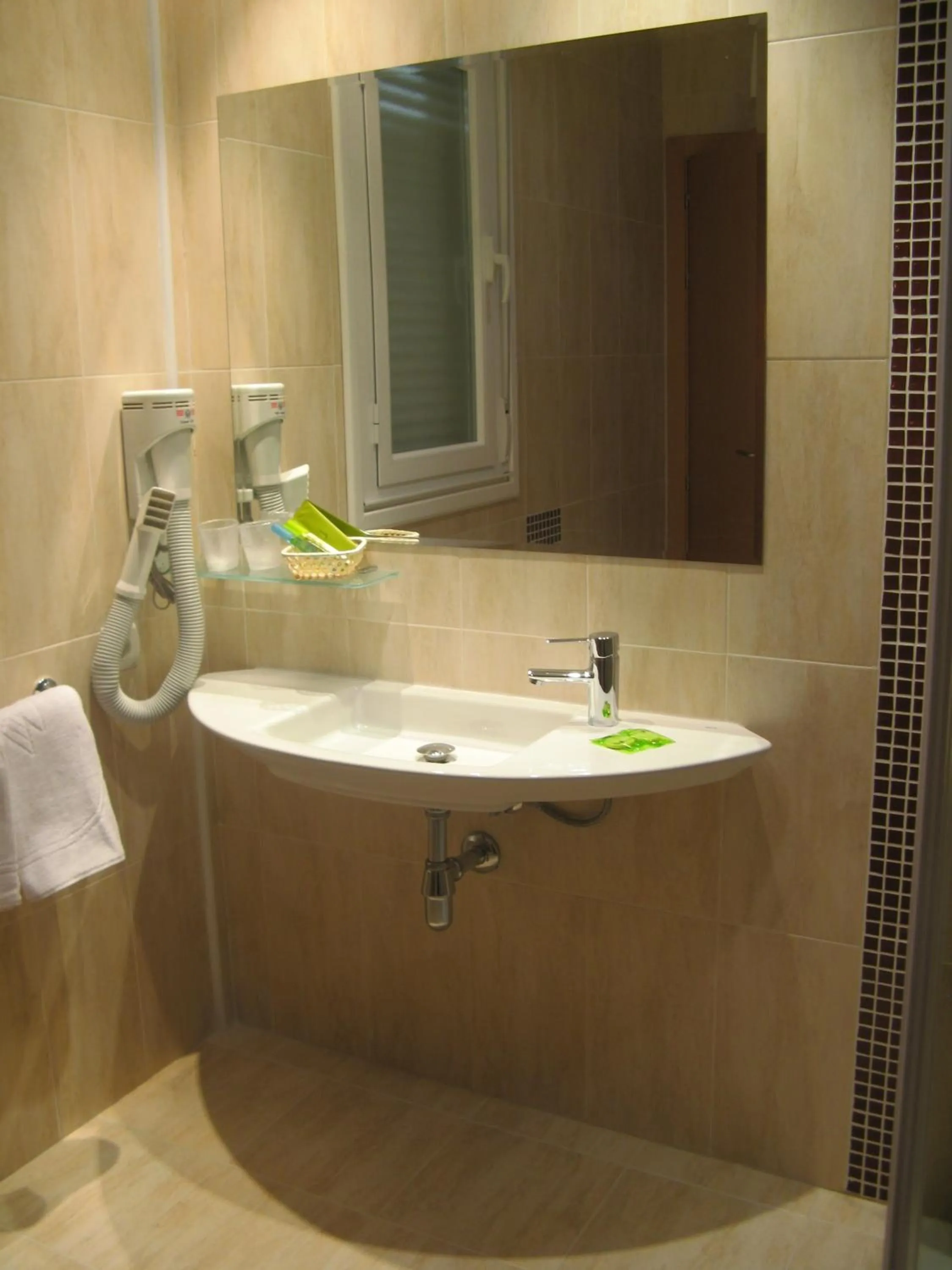 Bathroom in Hostal T4