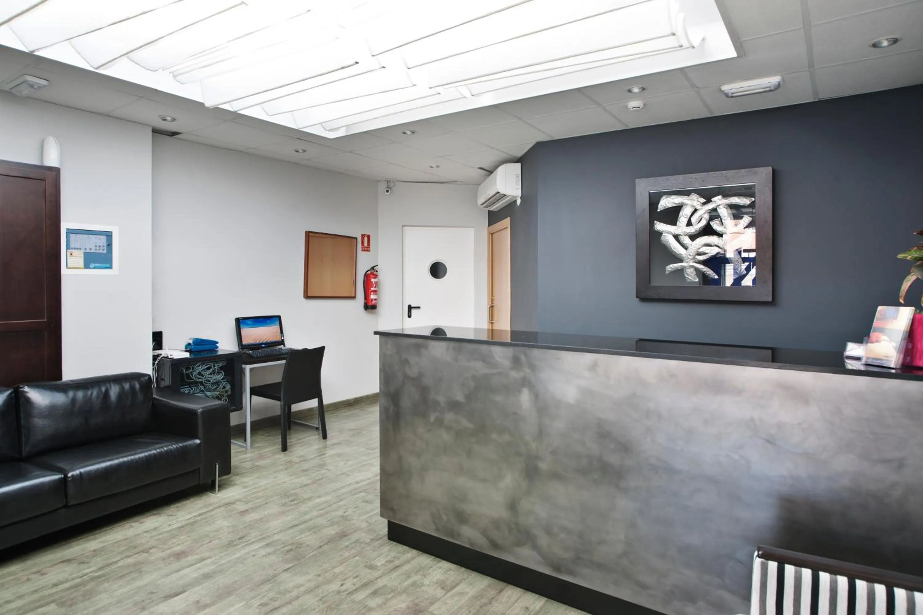 Lobby or reception in Hostal T4