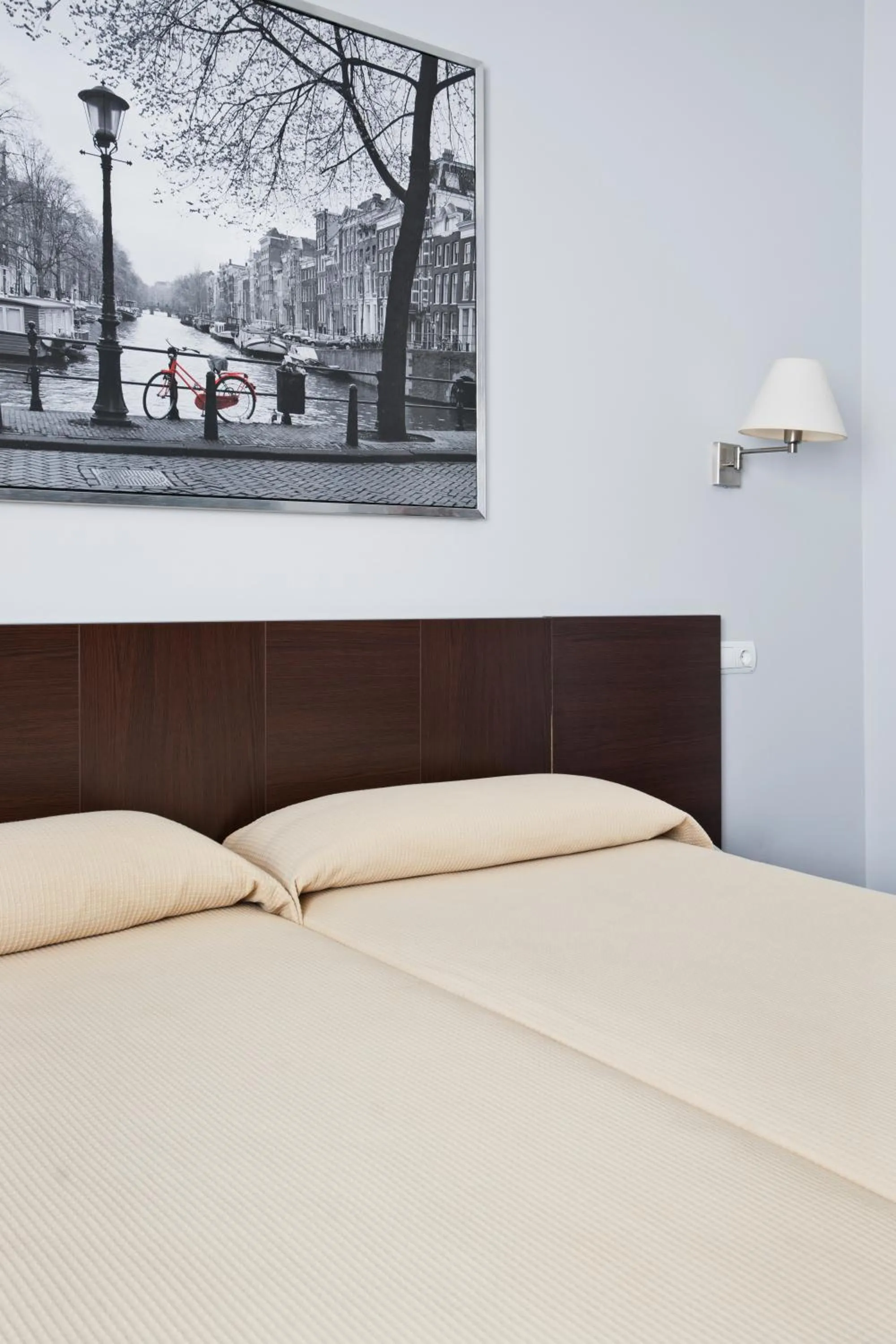 Twin Room in Hostal T4