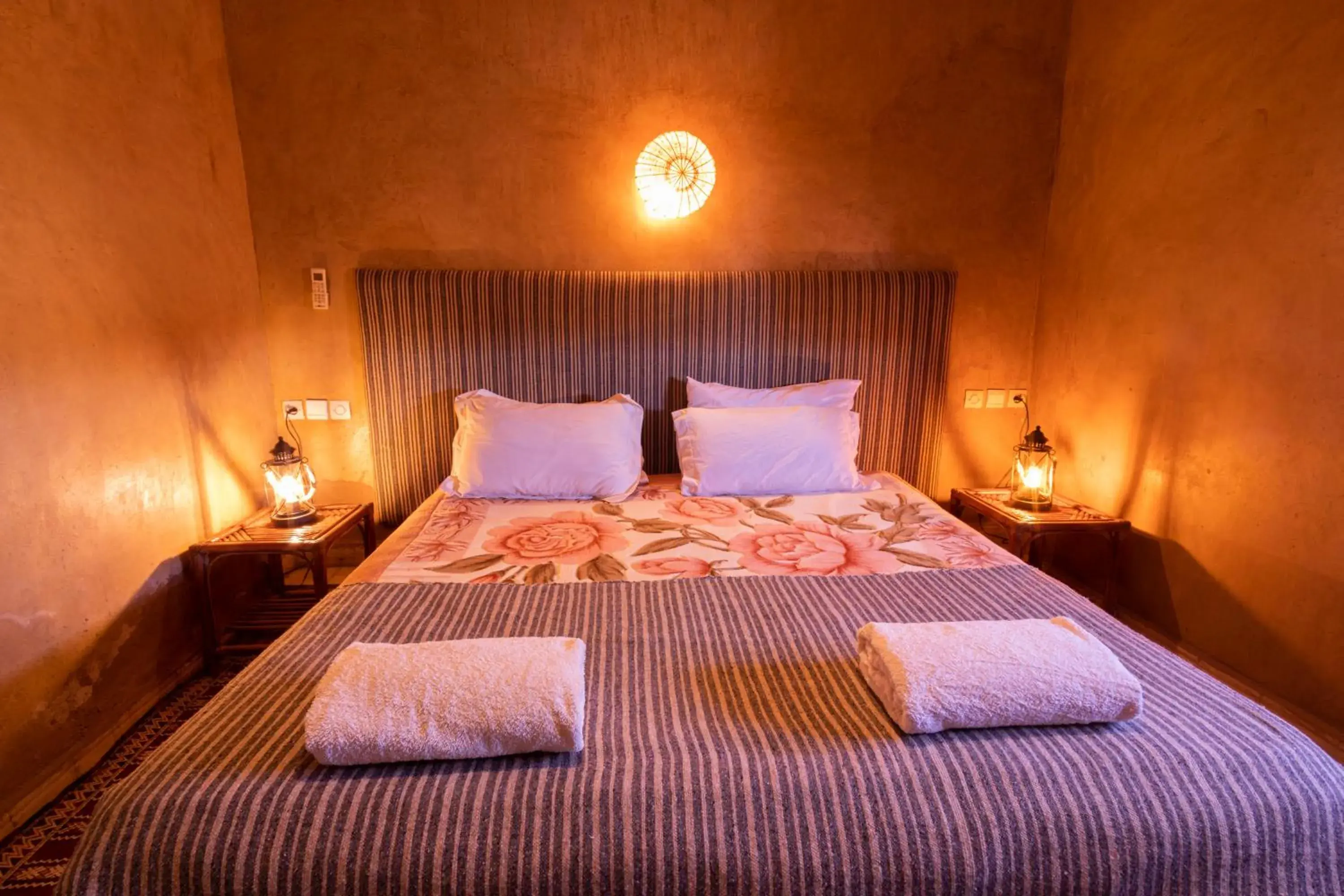 Standard Double or Twin Room - single occupancy in Hotel Kasbah Sahara Services - M'Hamid El Ghizlane Standard Double or Twin Room - single occupancy in Hotel Kasbah Sahara Services - M'Hamid El Ghizlane