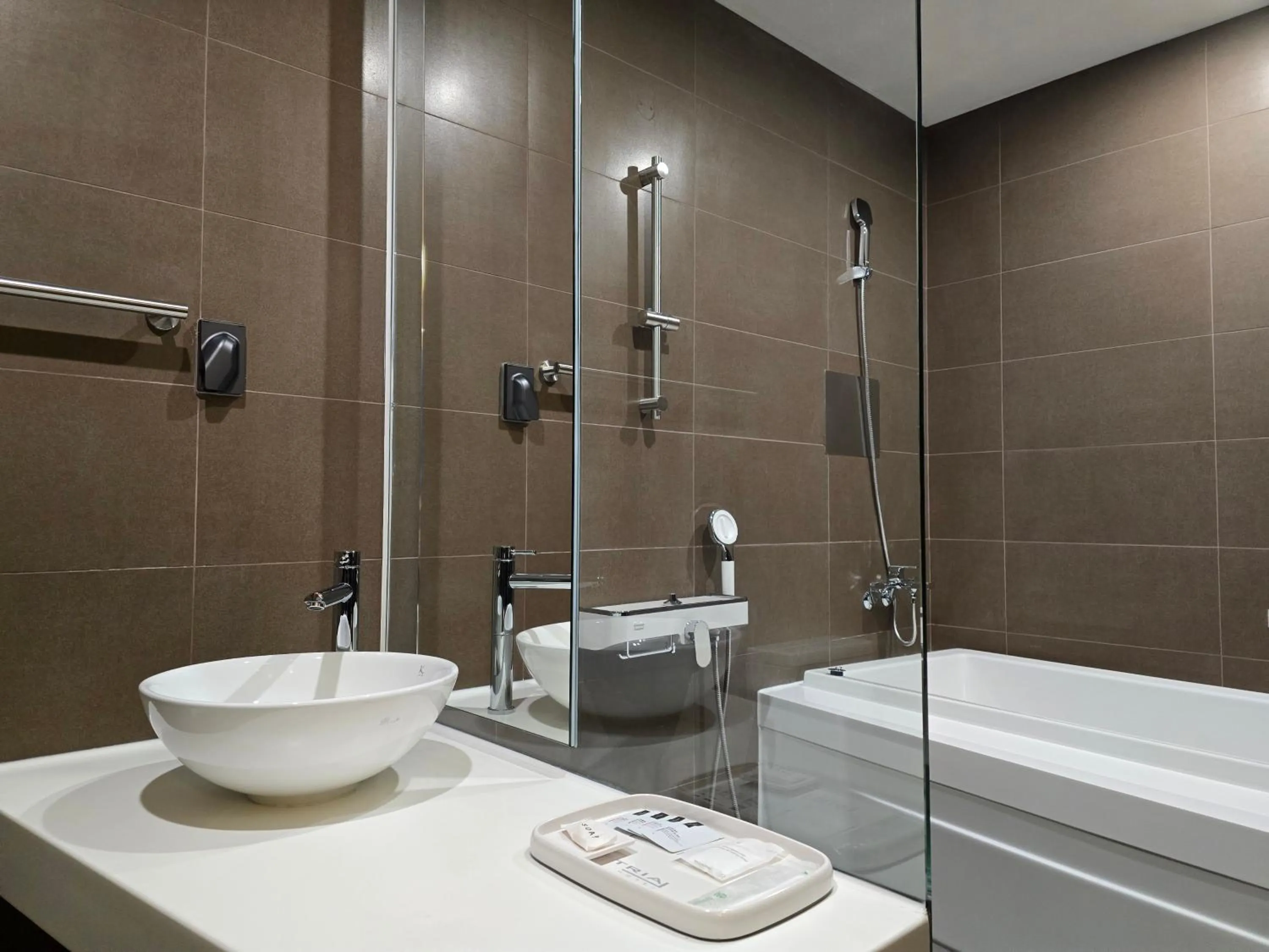 Tria Business & Boutique Hotel