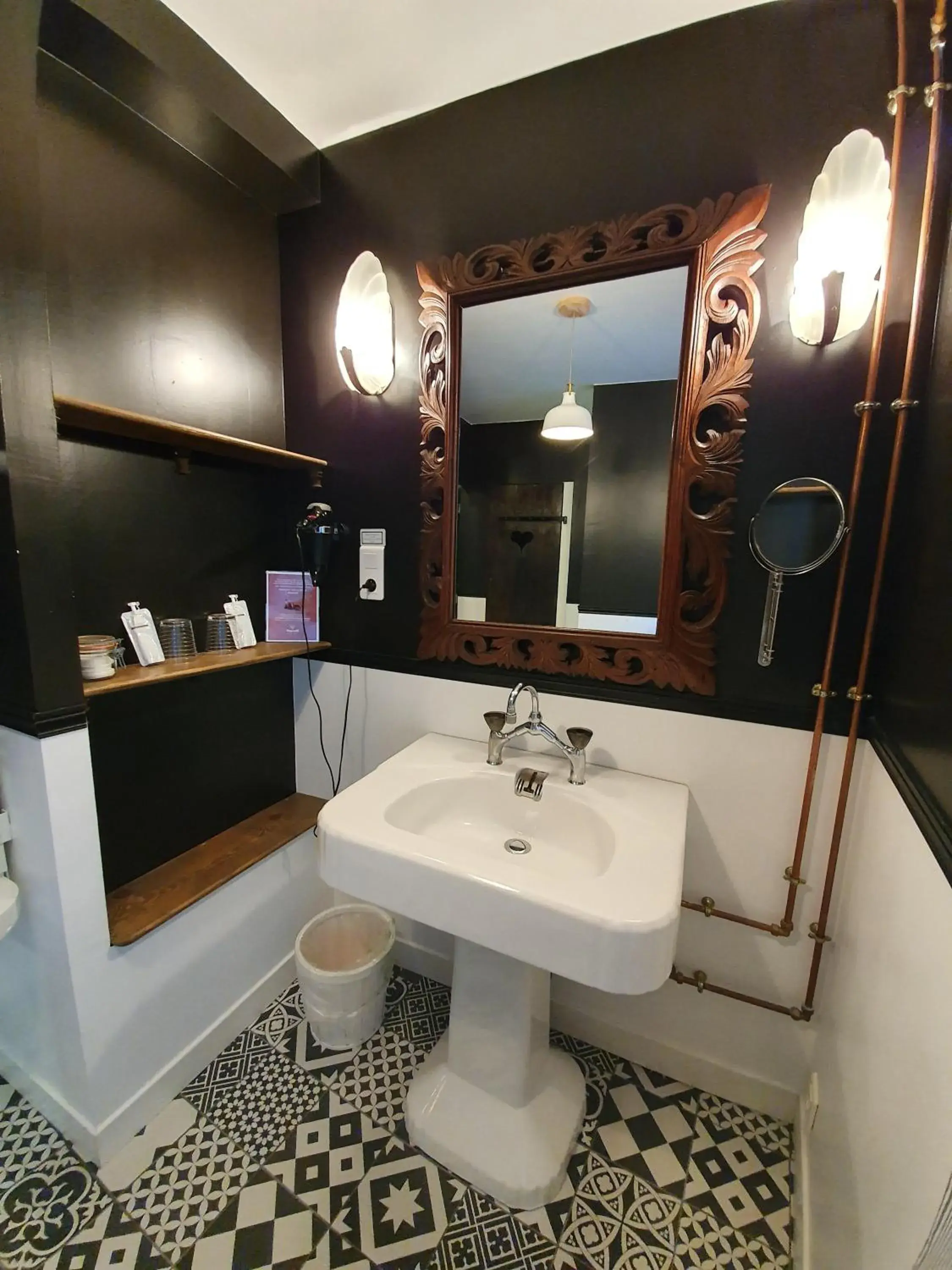 Small Double Room in Il Etait Une Fois Small Double Room in Il Etait Une Fois