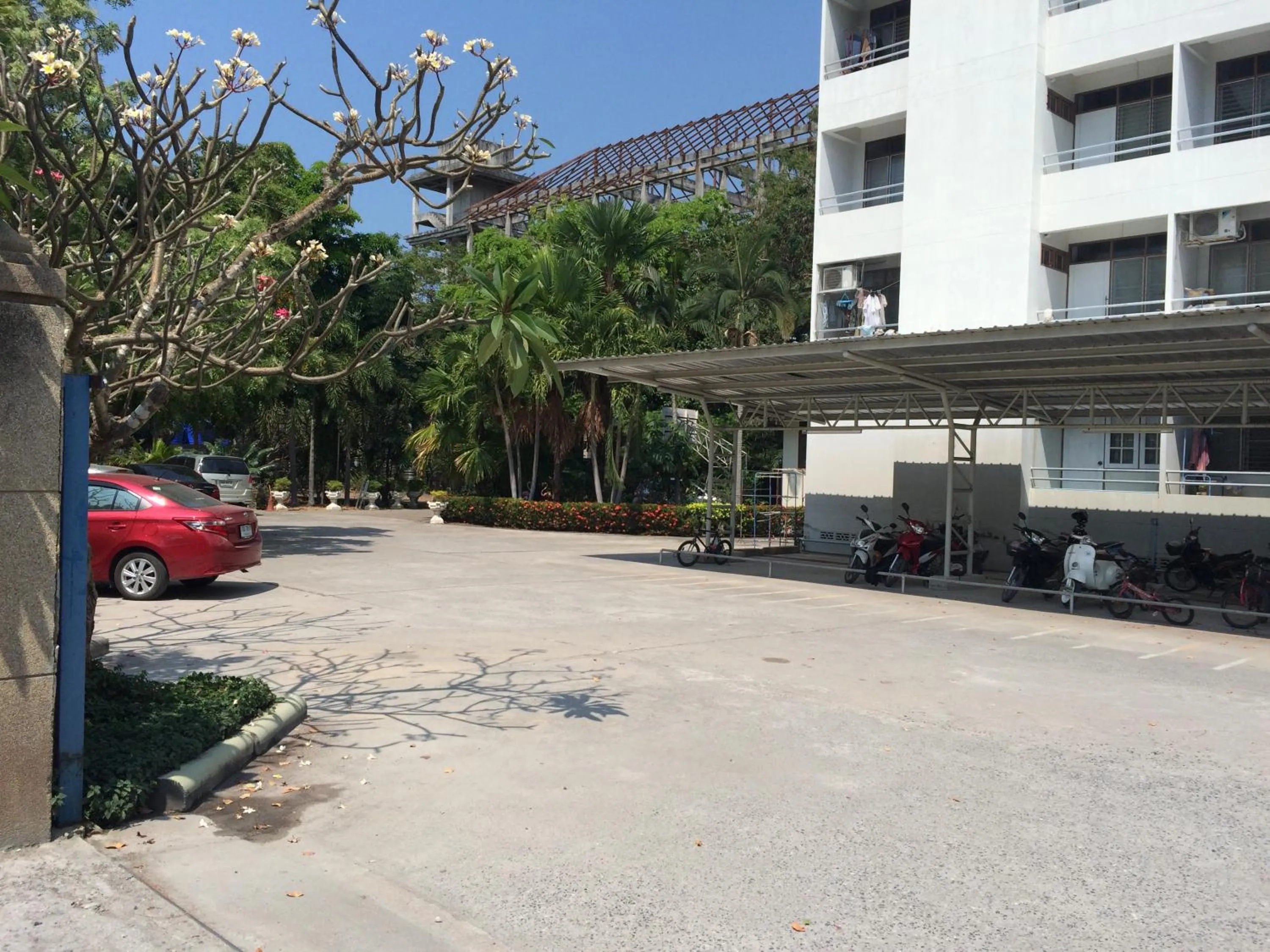 Area and facilities in Jaroonwej Bangsaen