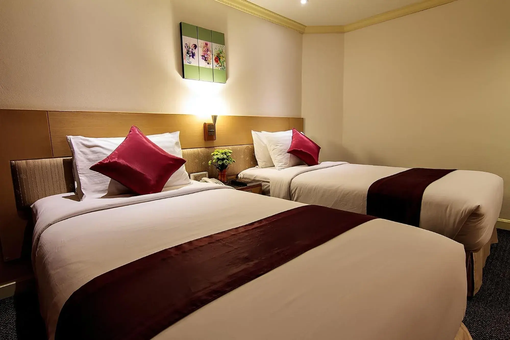 Superior Double or Twin Room in Bossotel Bangkok Superior Double or Twin Room in Bossotel Bangkok