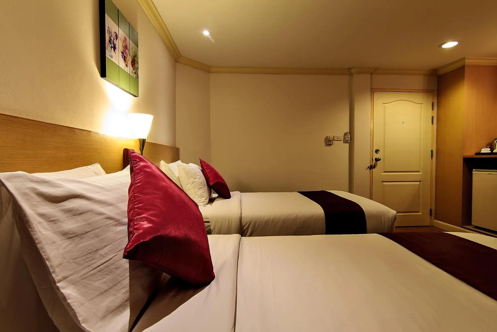 Bedroom, Bed in Bossotel Bangkok