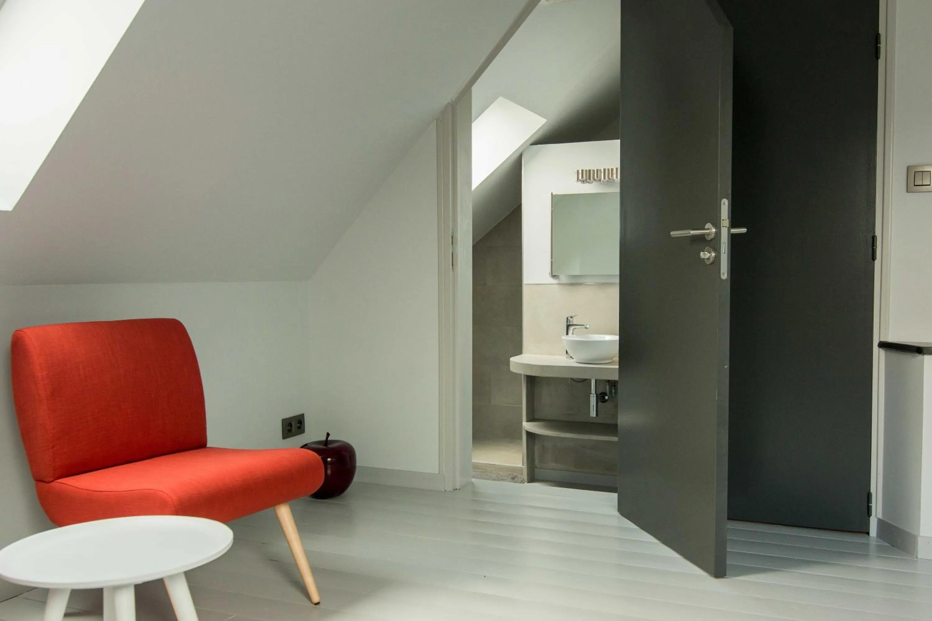 Shower in La Pomme Pétillante