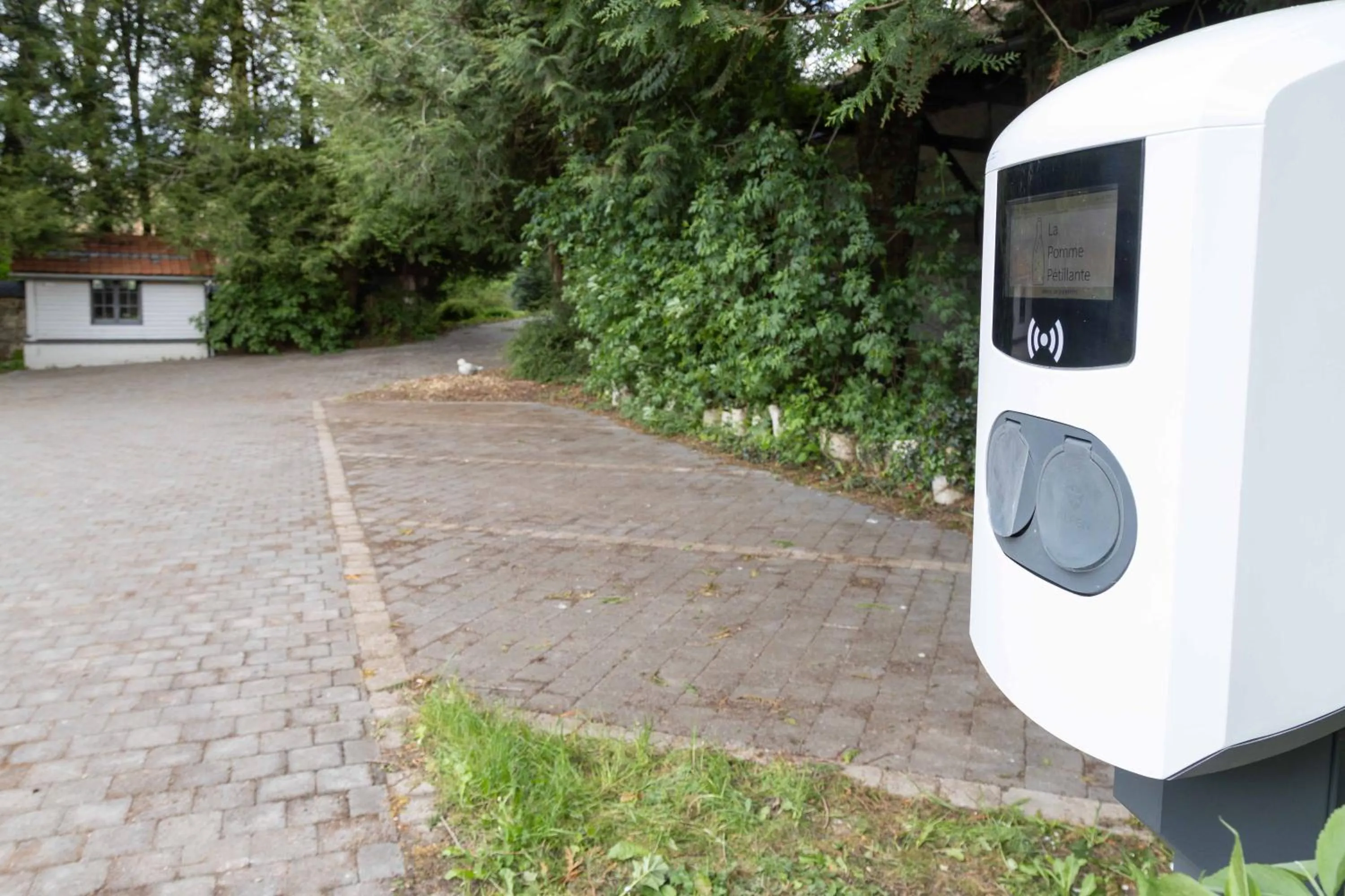 Property building in La Pomme Pétillante