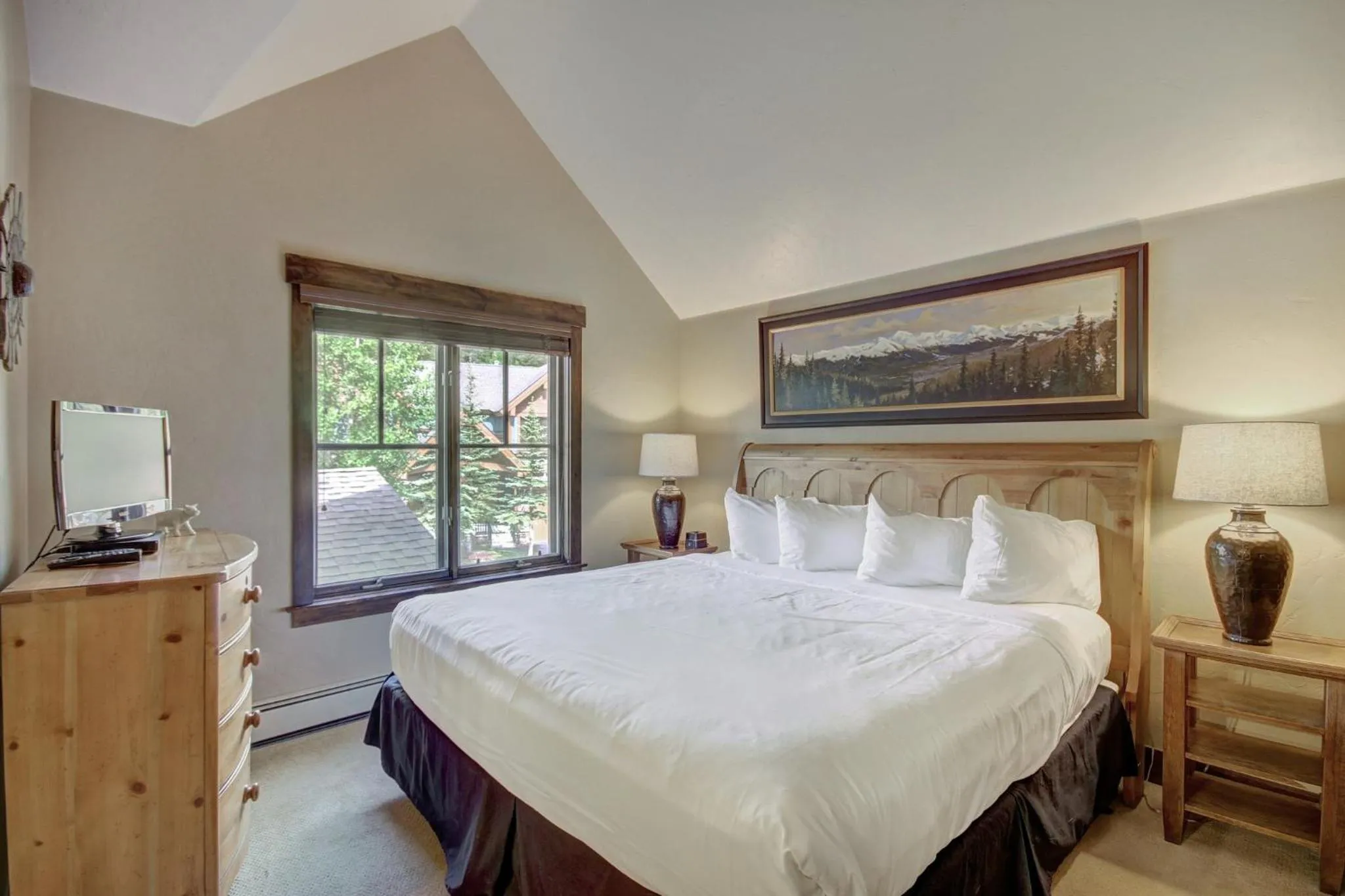 Bedroom, Bed in Mountain Thunder Lodge, A Vail Resorts Property