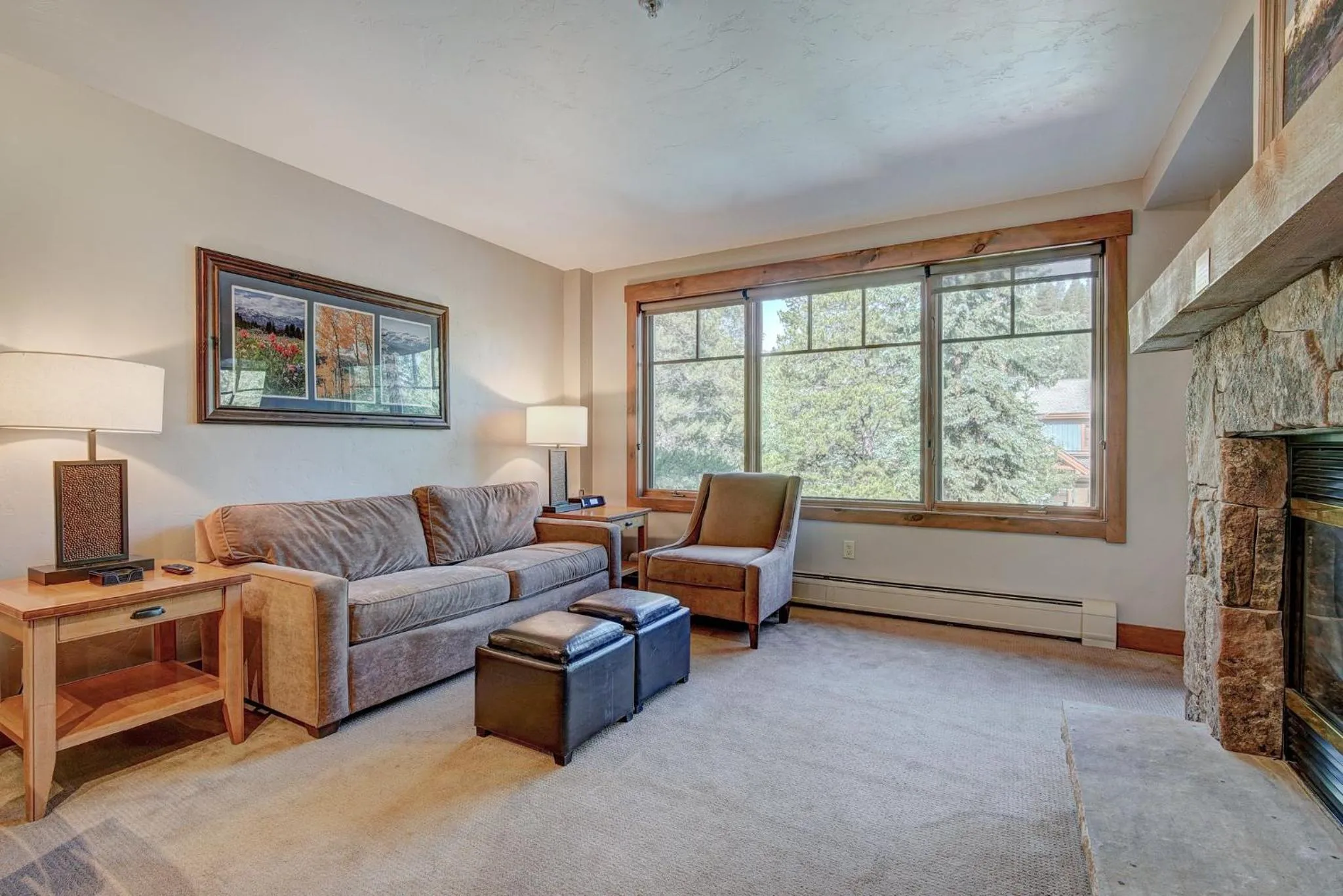 Living room in Mountain Thunder Lodge