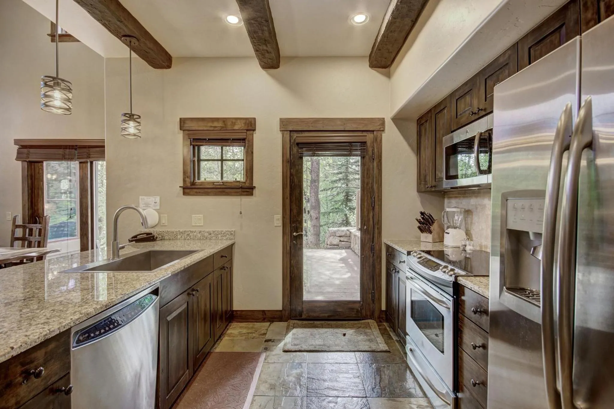 Kitchen or kitchenette in Mountain Thunder Lodge, A Vail Resorts Property