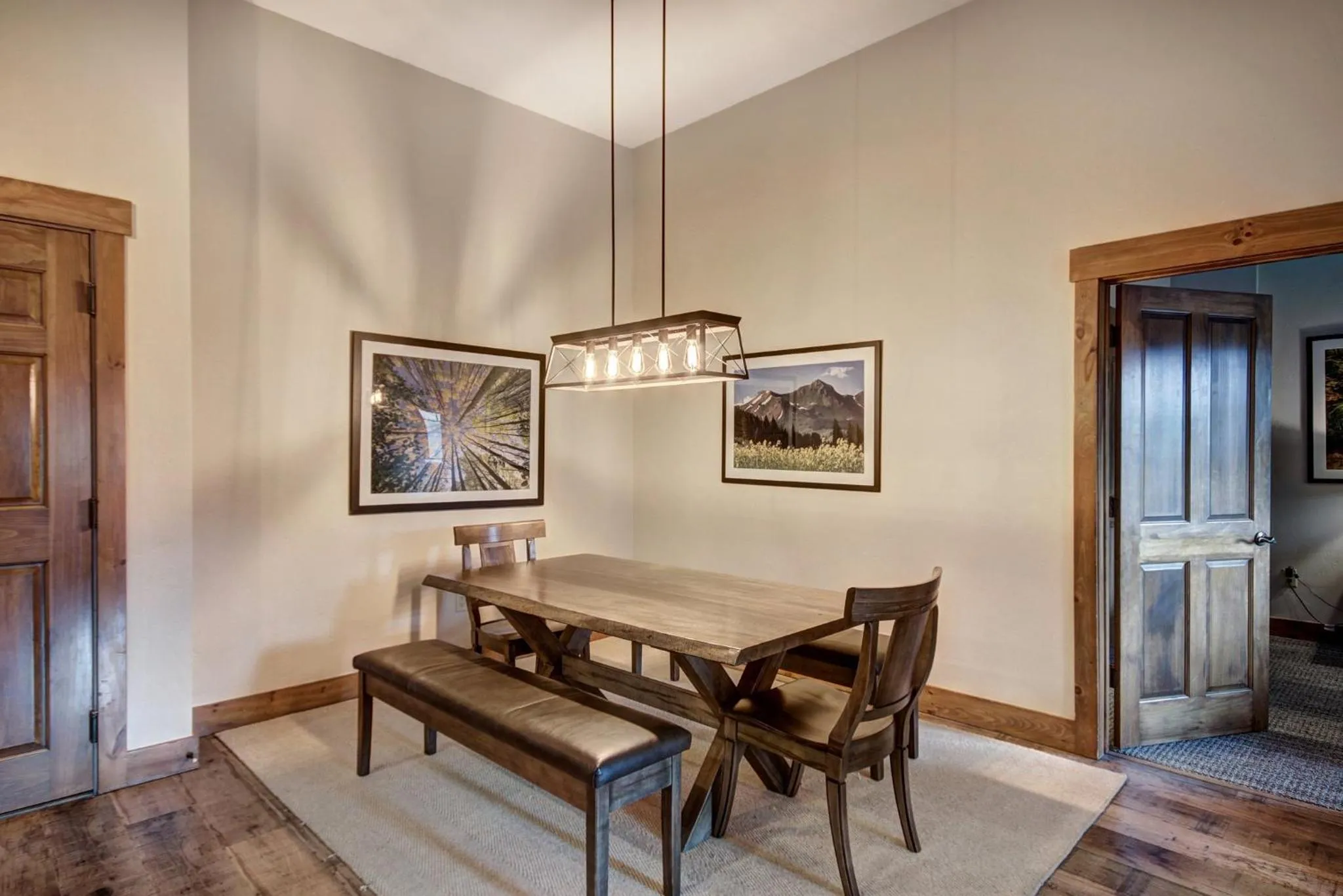 Food and drinks in Mountain Thunder Lodge