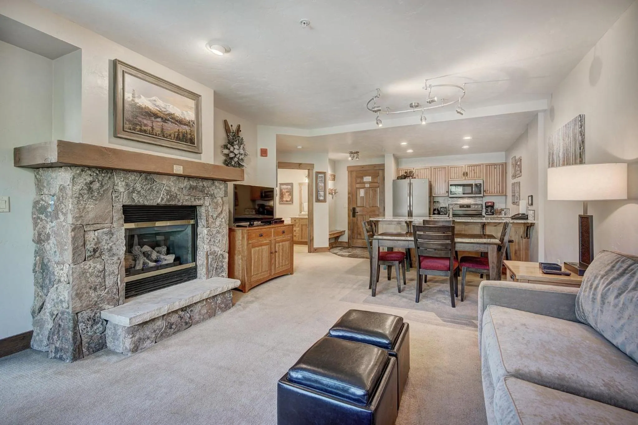 Living room in Mountain Thunder Lodge