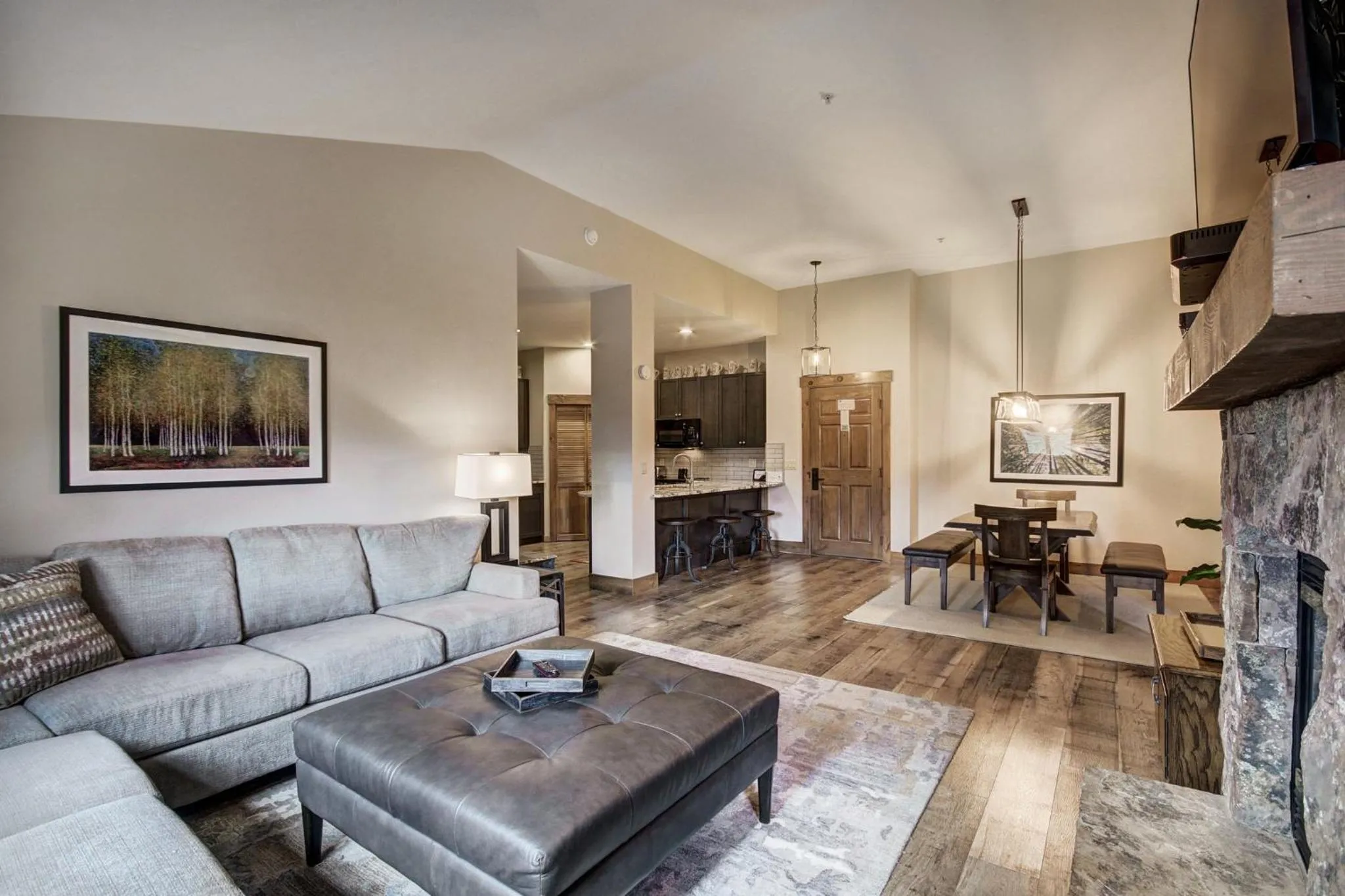 Living room in Mountain Thunder Lodge
