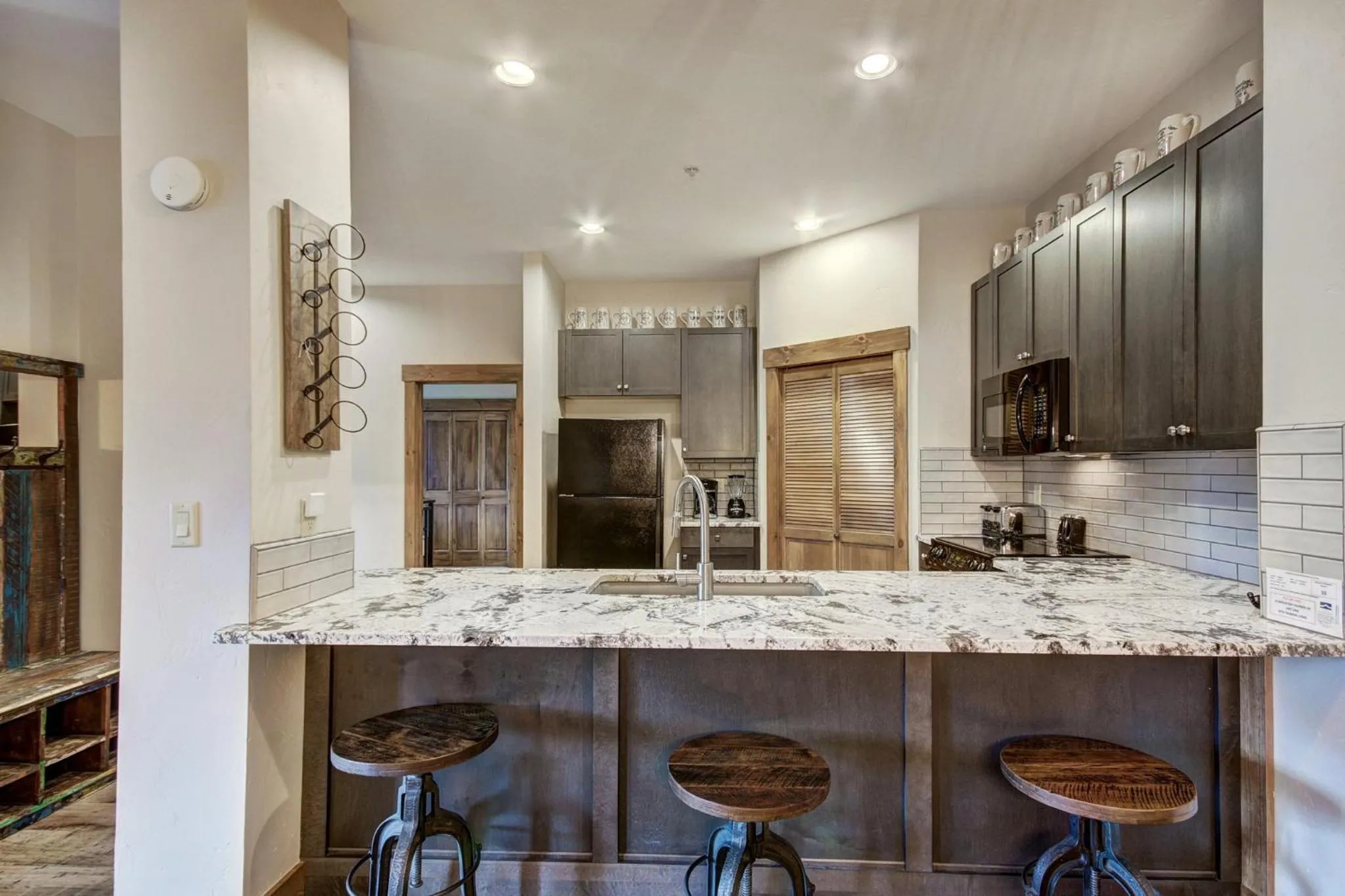 Kitchen or kitchenette in Mountain Thunder Lodge, A Vail Resorts Property