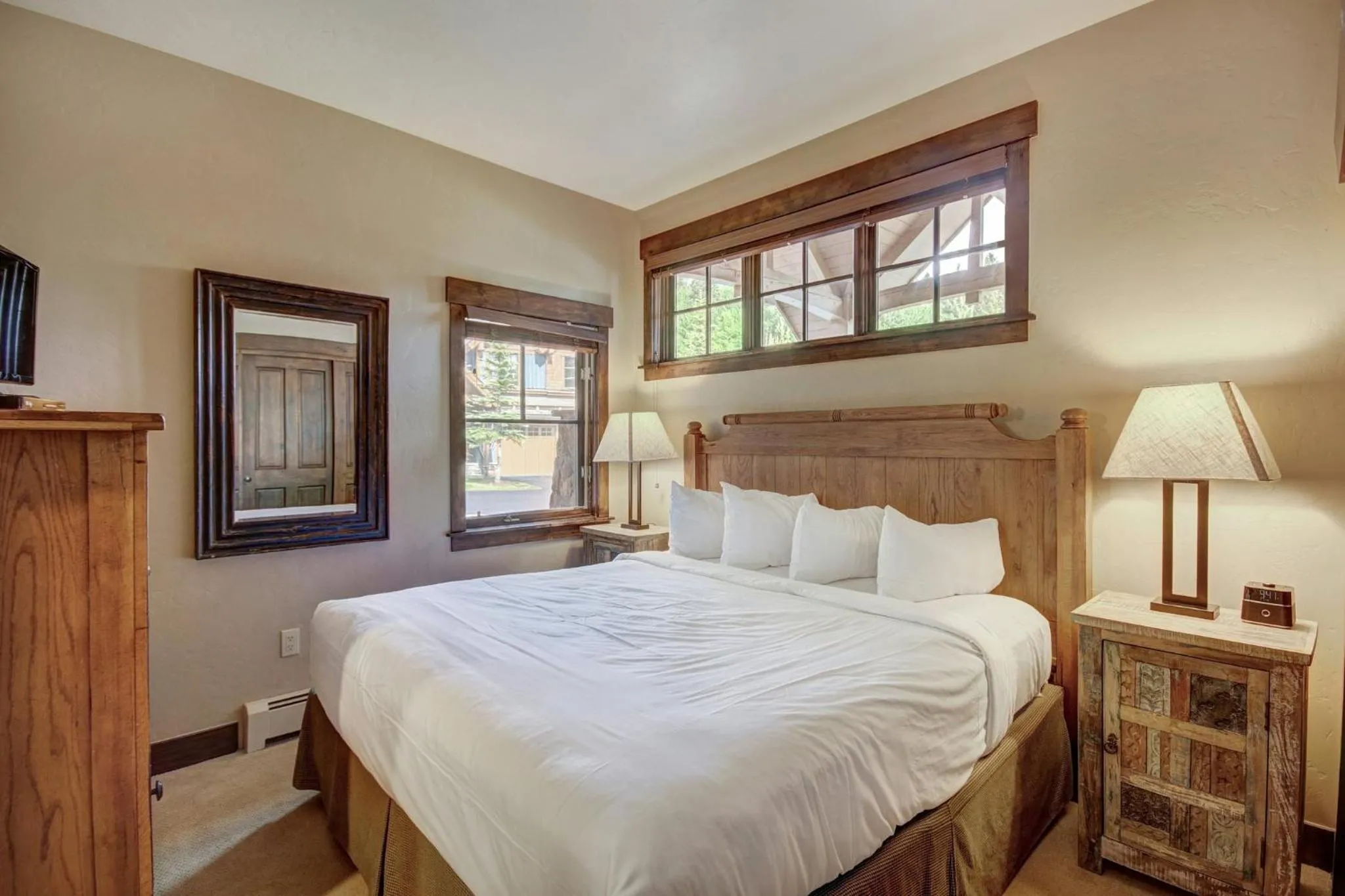 Bedroom, Bed in Mountain Thunder Lodge, A Vail Resorts Property