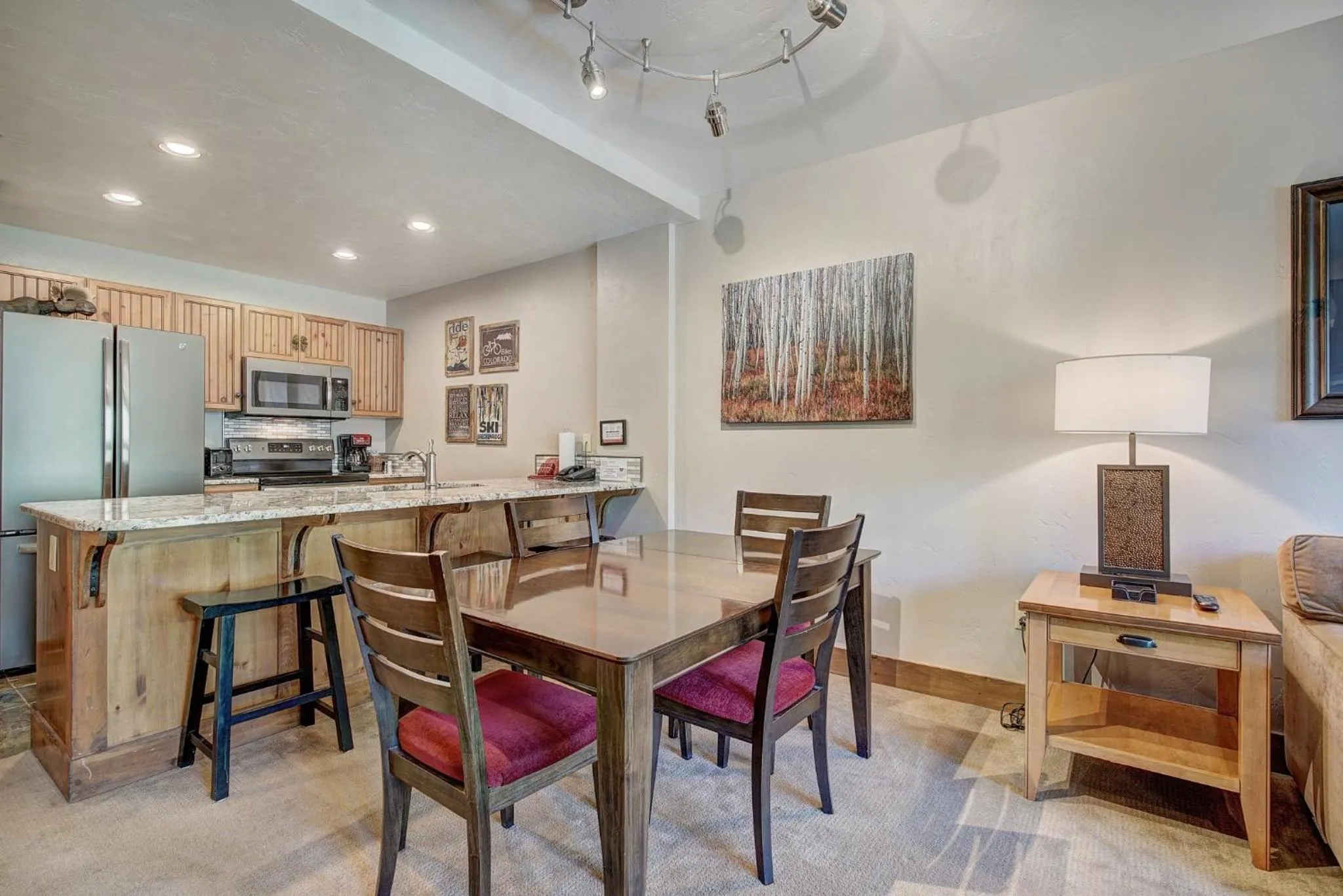 Food and drinks in Mountain Thunder Lodge