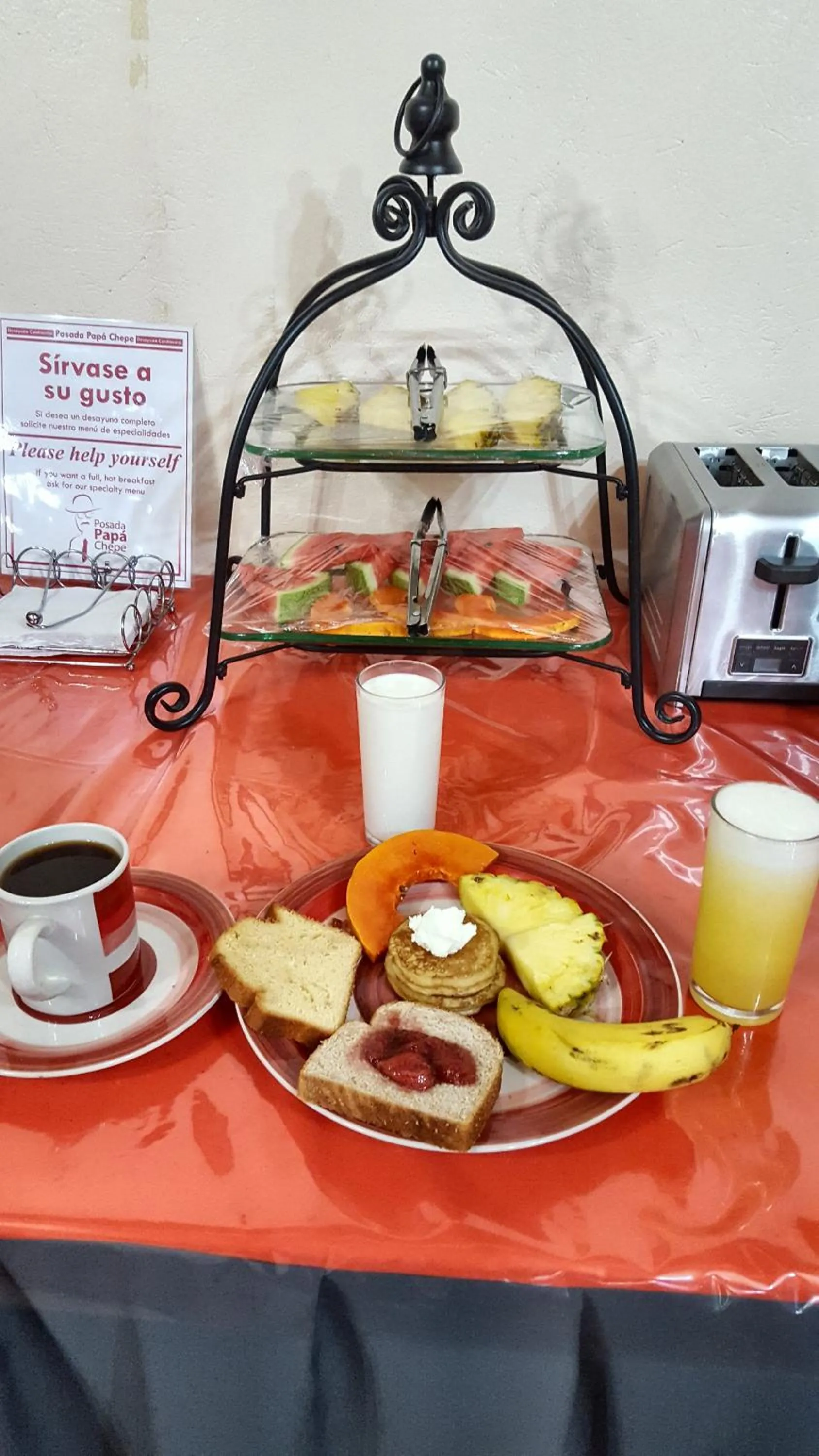 Continental breakfast in Posada Papa Chepe