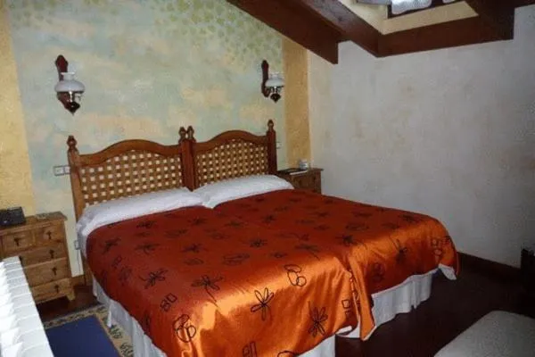 Photo of the whole room, Bed in Hotel Rural Sucuevas
