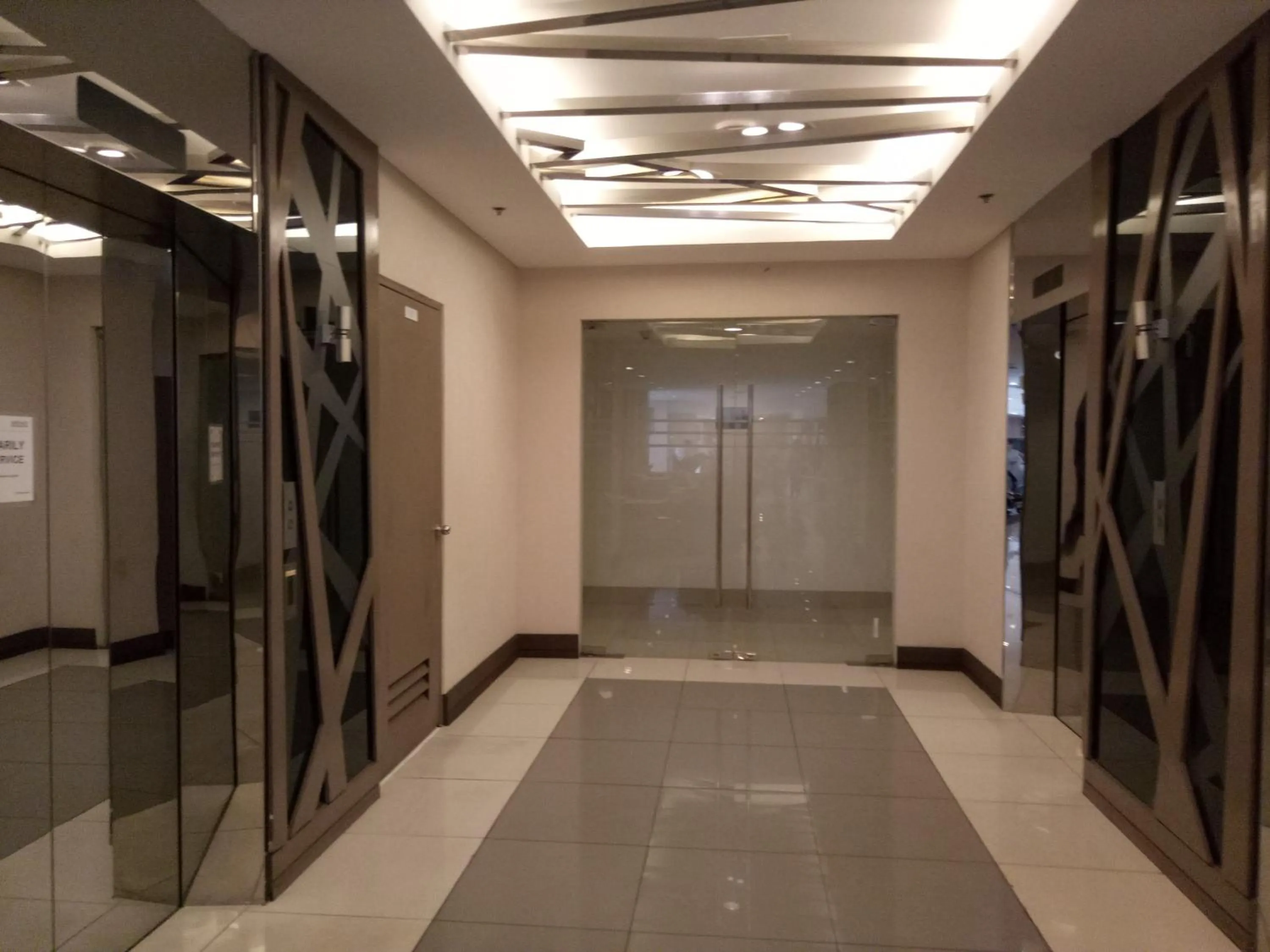 Facade/entrance in Chin's Place Sea Residences MOA