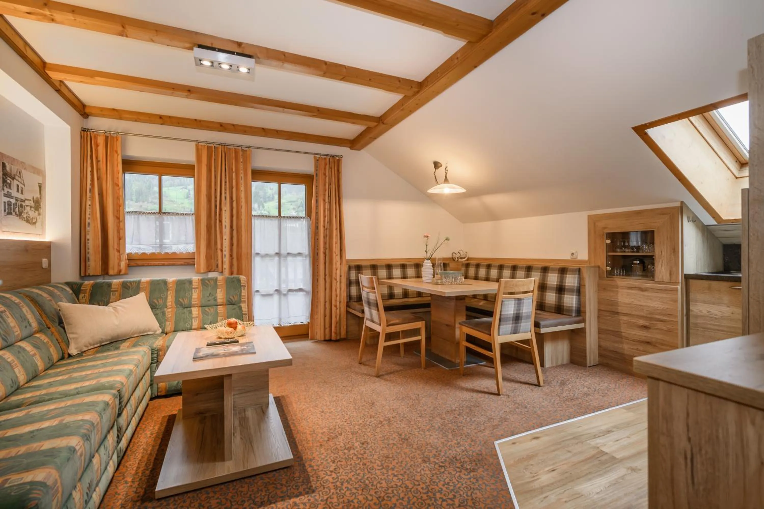 Kitchen or kitchenette in Ferienhaus Birgit - inklusive Eintritt Alpentherme Bad Hofgastein