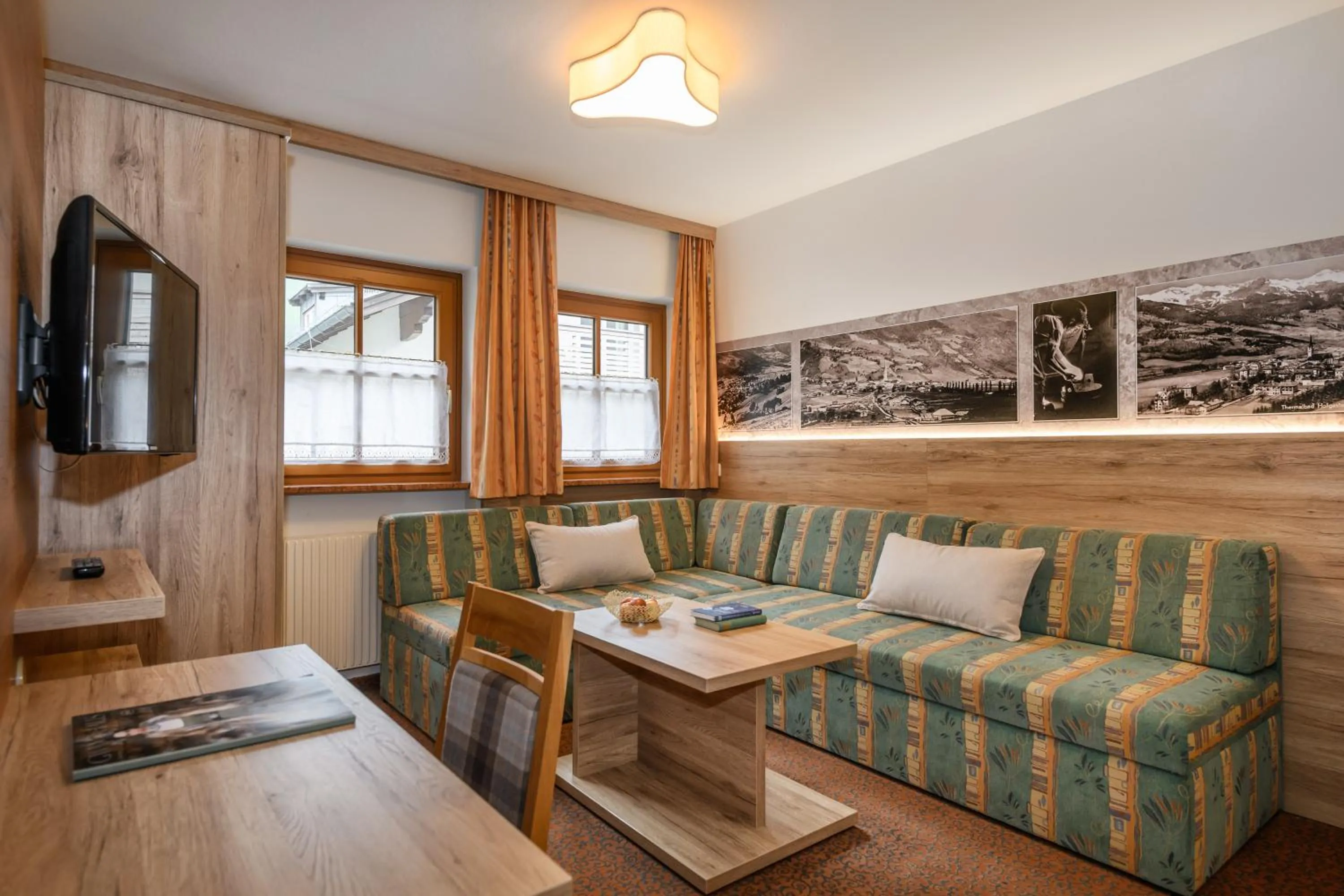 Living room in Ferienhaus Birgit - inklusive Eintritt Alpentherme Bad Hofgastein
